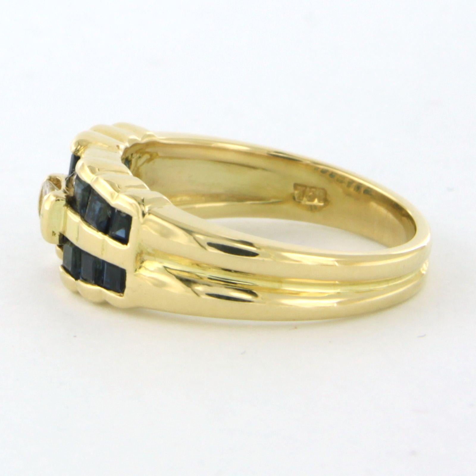 Moderne Bague bicolore 18 carats avec saphir et diamants de taille carrée jusqu'à 0,30 carat en vente