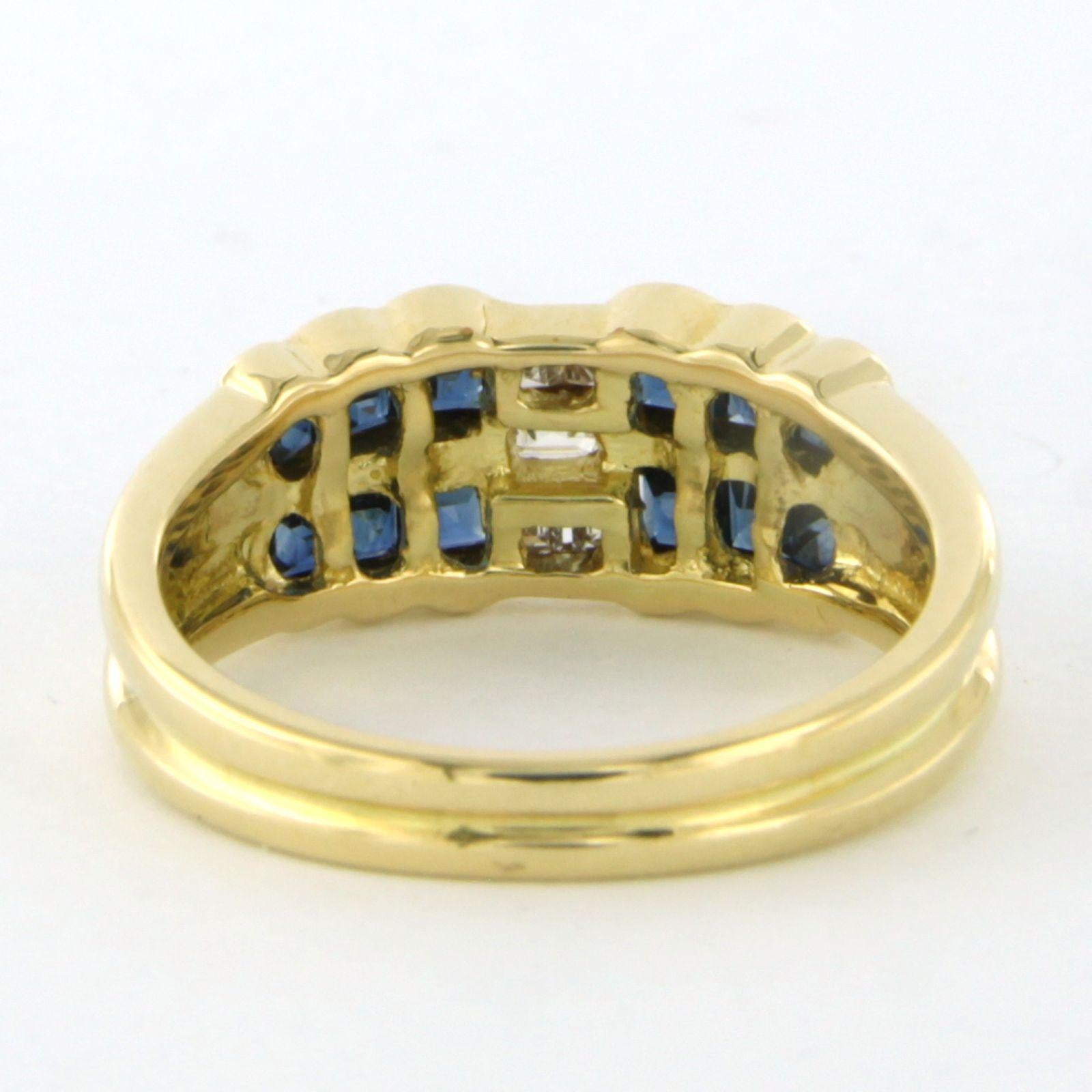 Square Cut Ring with sapphire and square cut diamonds up to 0.30ct 18k bicolour gold For Sale