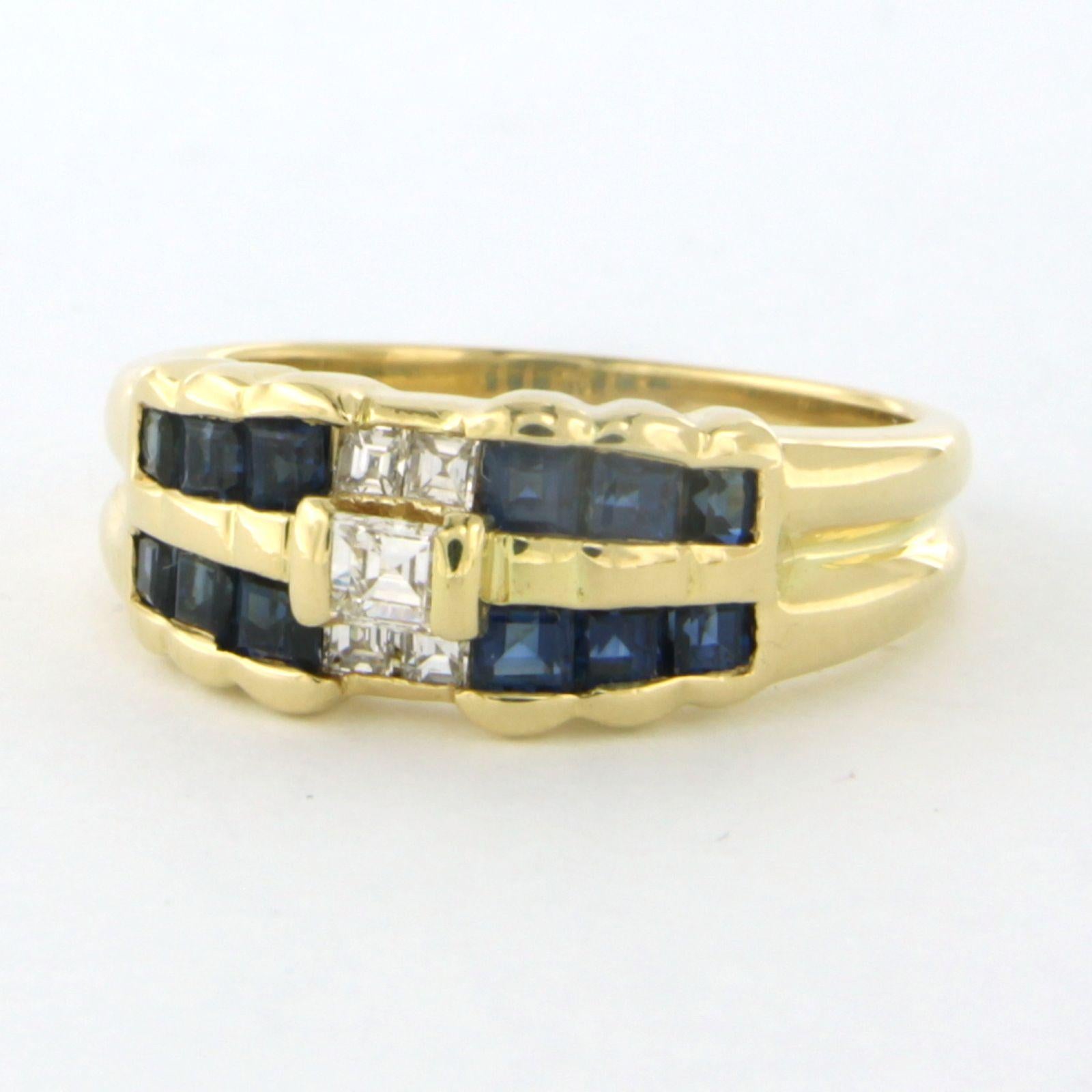 Ring with sapphire and square cut diamonds up to 0.30ct 18k bicolour gold In Excellent Condition For Sale In The Hague, ZH
