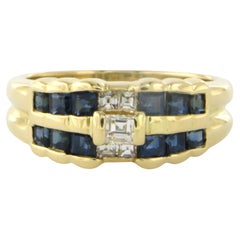 Ring mit Saphiren und Diamanten im quadratischen Schliff bis zu 0,30 Karat 18 Karat zweifarbiges Gold