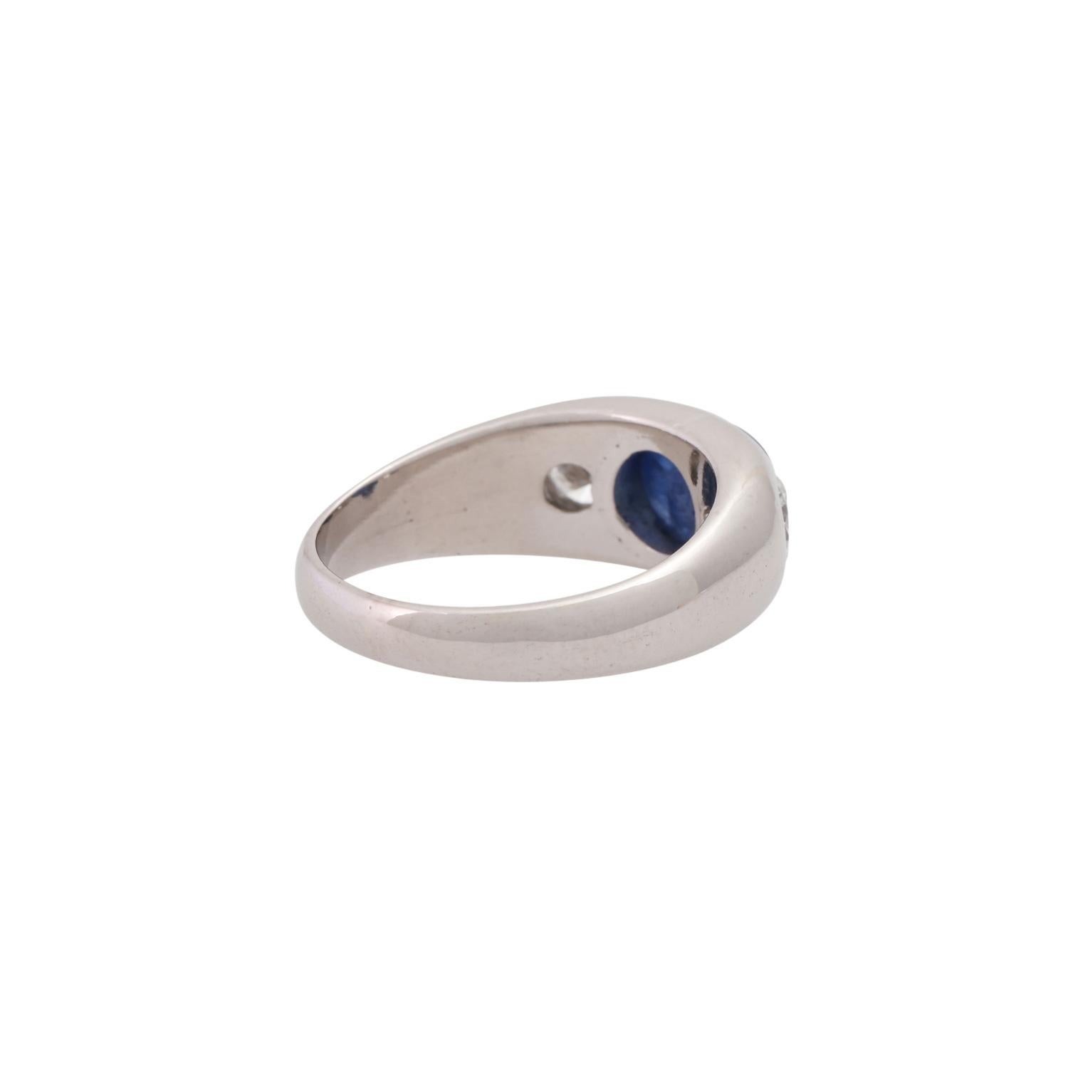 Ring mit Saphir-Cabochon und Diamanten im Brillantschliff (Moderne) im Angebot