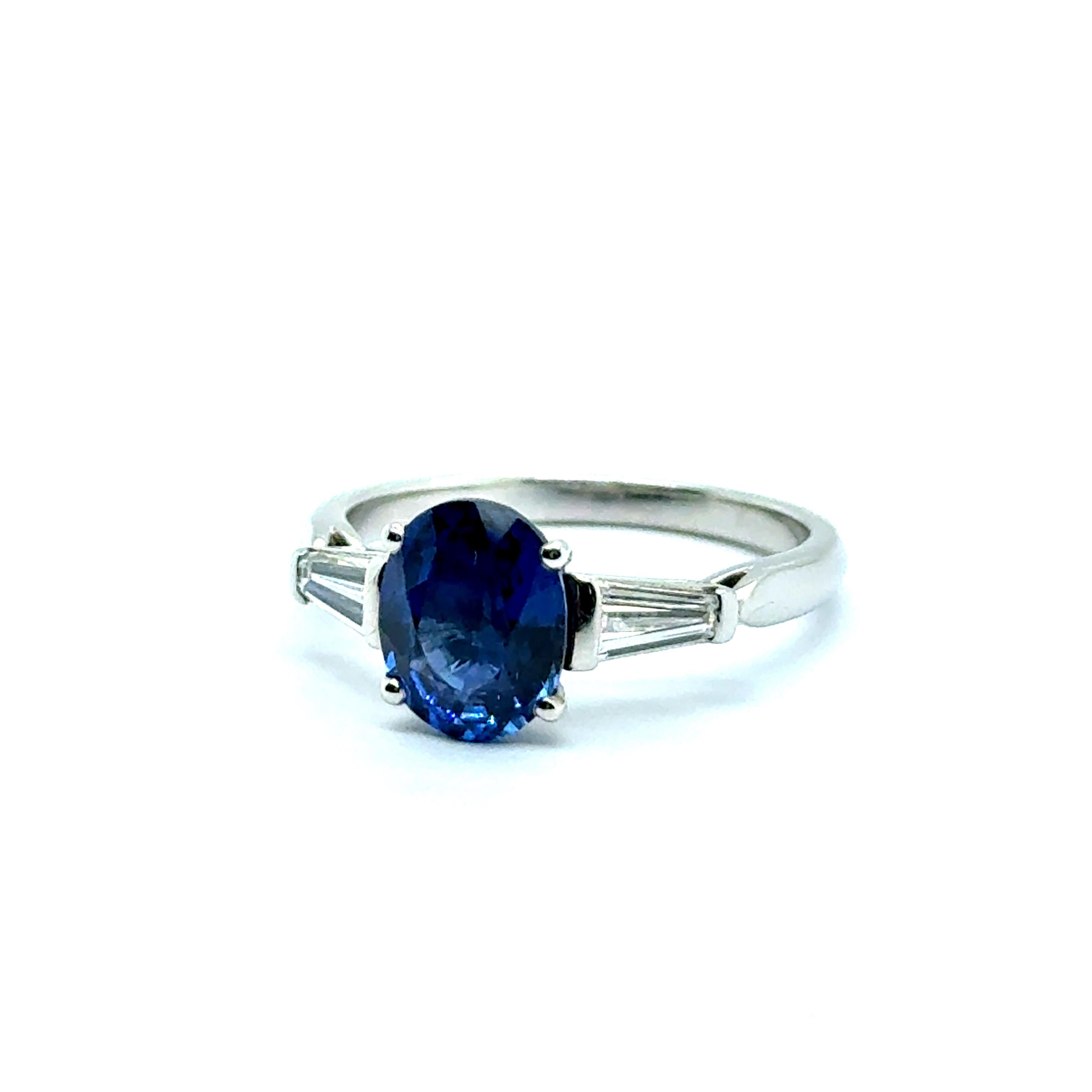 Oval Cut Ring with Sapphire & Diamonds in 18 Karat White Gold by Gübelin For Sale