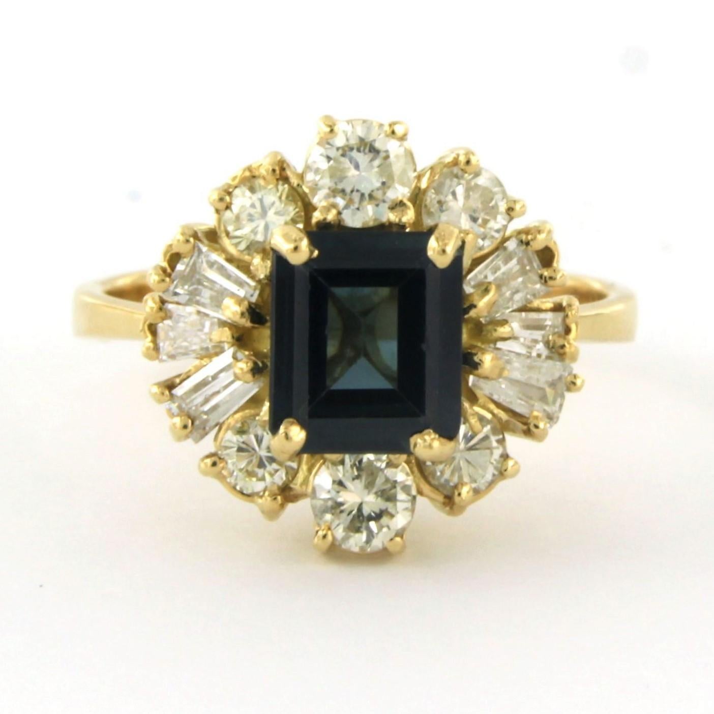 Anello con zaffiro, diamanti taglio taper e brillante fino a 1,00ct in oro 18k in vendita 1