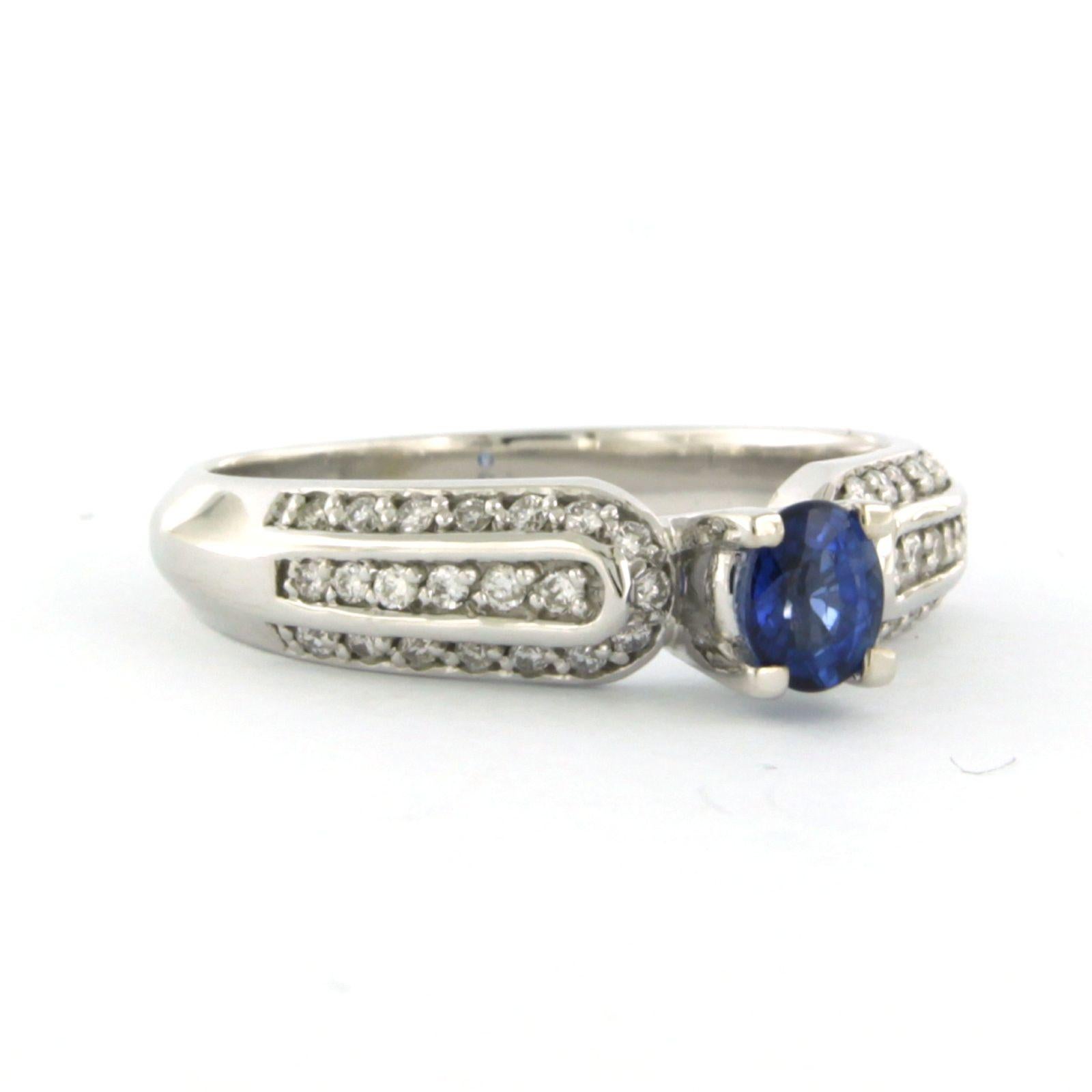 Moderne Bague avec saphir jusqu'à 0,50ct et diamants taille brillant jusqu'à 0,26ct Or 14k en vente