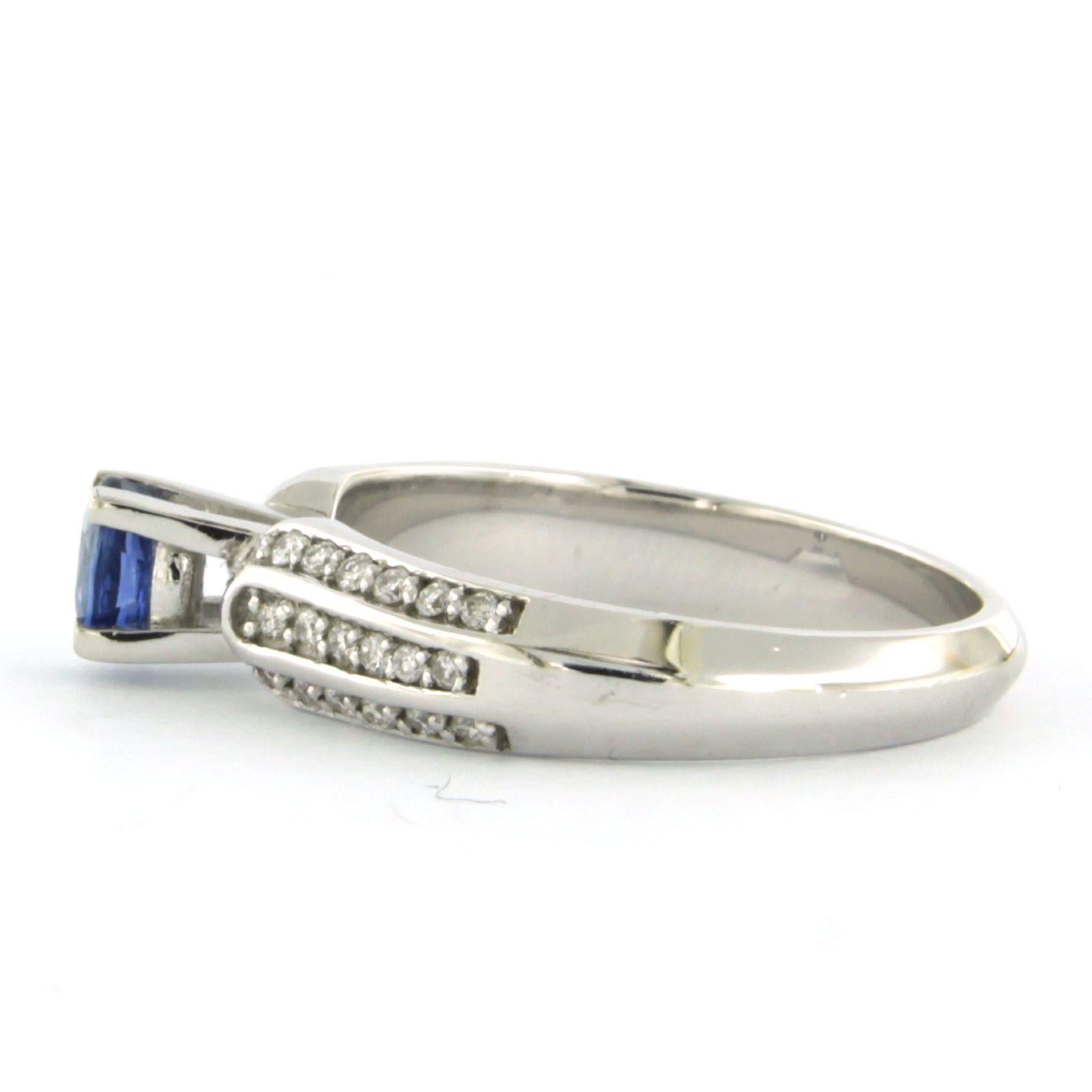 Bague avec saphir jusqu'à 0,50ct et diamants taille brillant jusqu'à 0,26ct Or 14k Neuf - En vente à The Hague, ZH