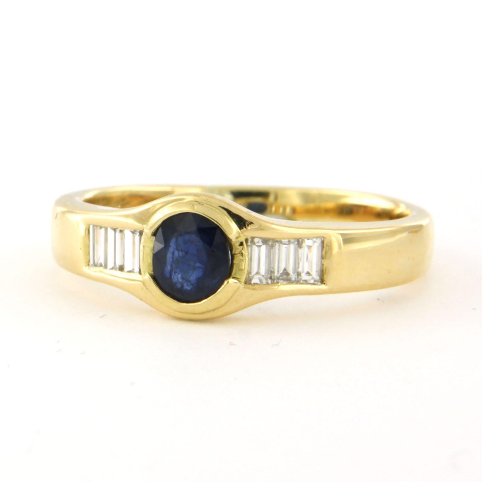 Moderne Bague en or 18 carats avec saphir jusqu'à 0,70 carat et diamants taille baguette jusqu'à 0,50 carat en vente