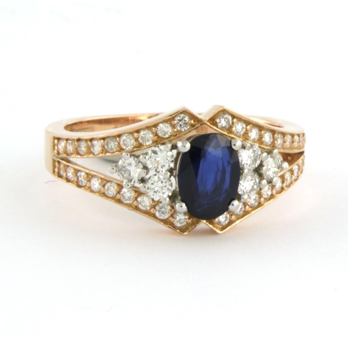Taglio brillante Anello con zaffiro fino a 0,74ct e diamanti taglio brillante fino a 0,56ct in oro 18k in vendita