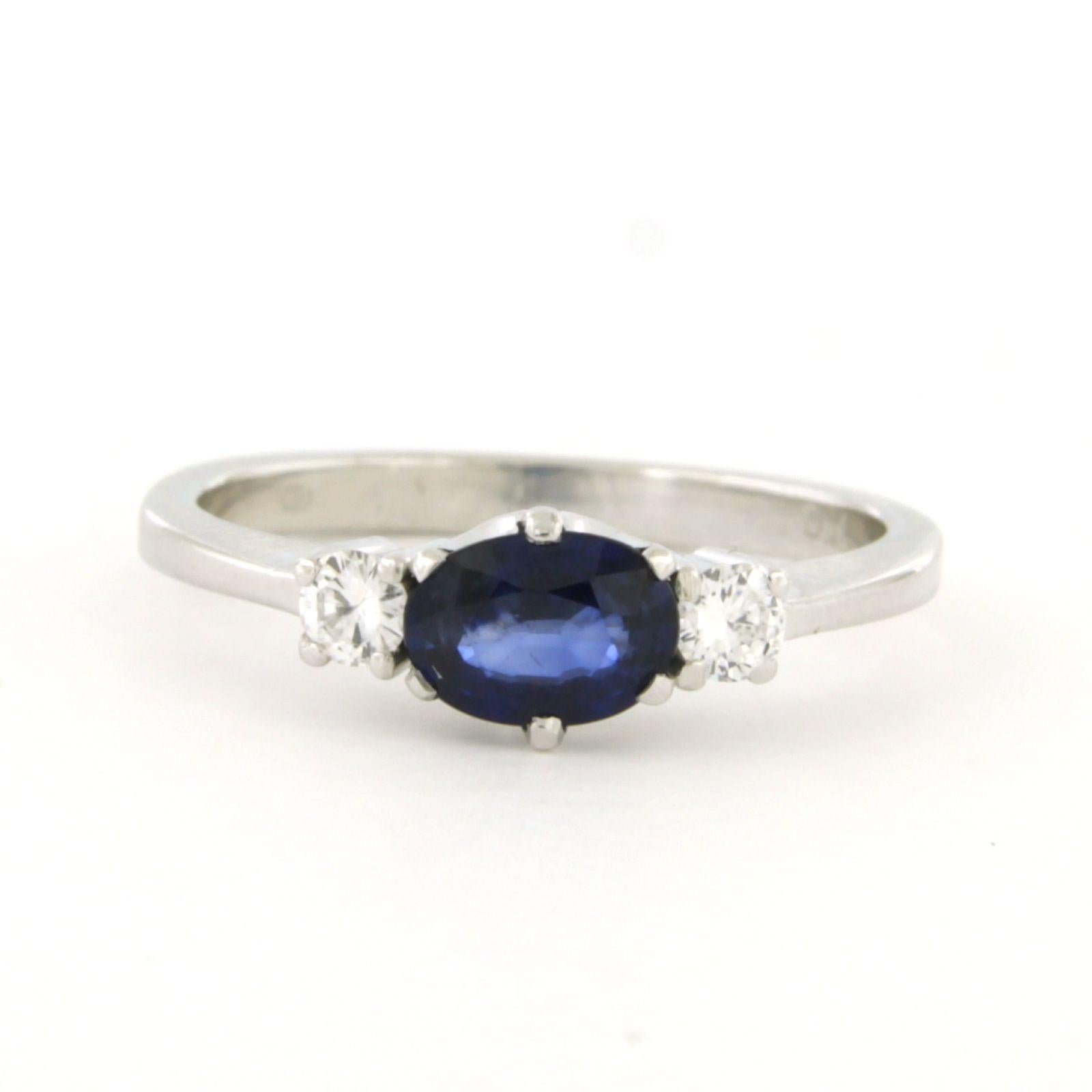 18k white gold ring set with a central sapphire up to 0.76ct and brilliant cut diamond up to 0.20ct - F/G - VS/SI - ring size US 6 - EU 16.5 (52)

detailed description:

The top of the ring is 6.0 mm wide and 6.1 mm high

Ring size US 6 - EU 16.5