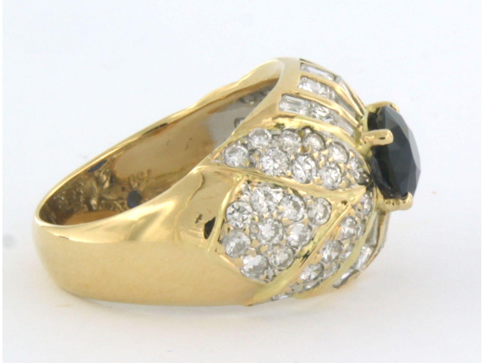 Moderno Anello con zaffiro fino a 1,40ct e diamanti fino a 2,20ct in oro bicolore 18k in vendita