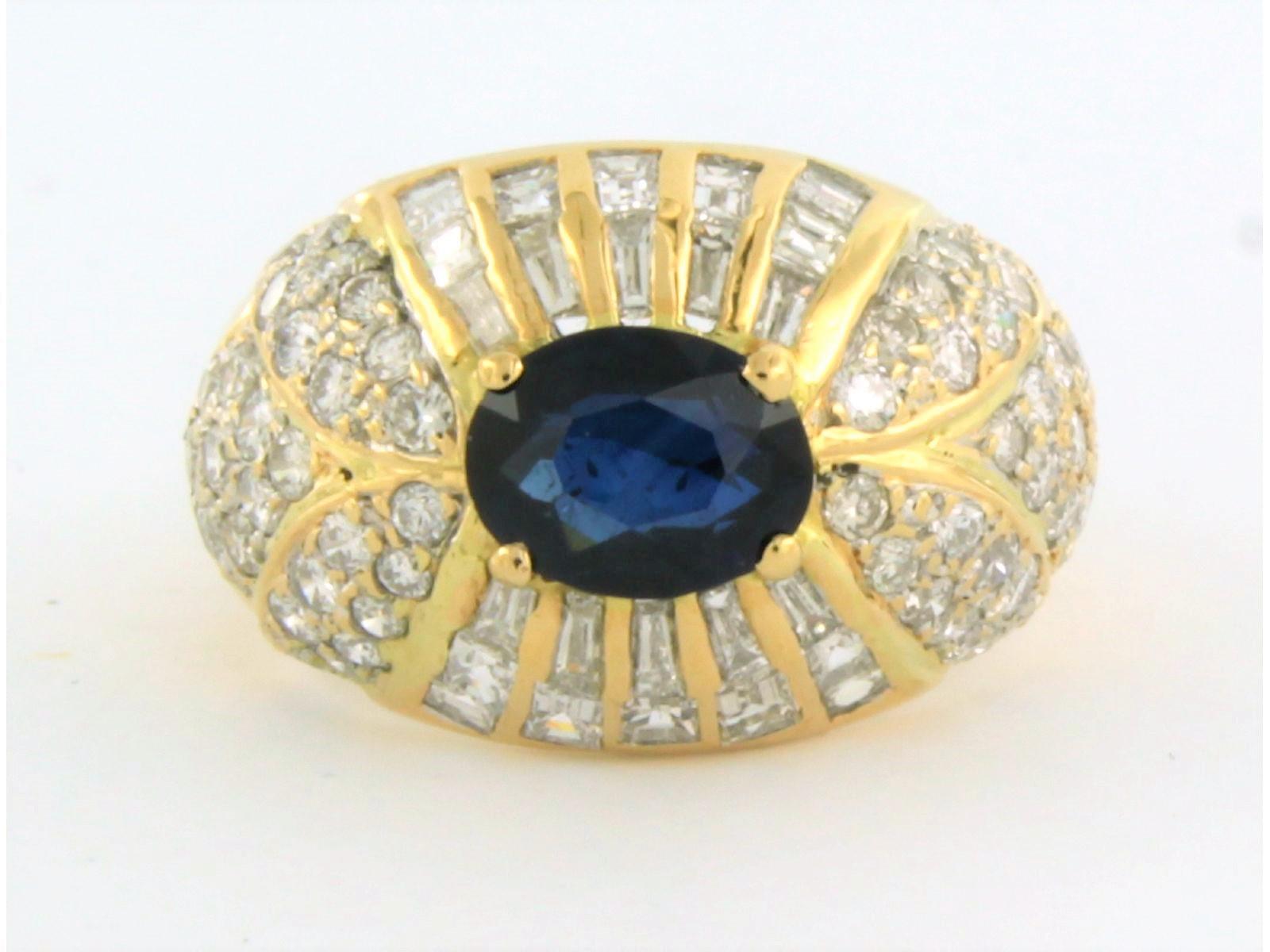 Taglio brillante Anello con zaffiro fino a 1,40ct e diamanti fino a 2,20ct in oro bicolore 18k in vendita
