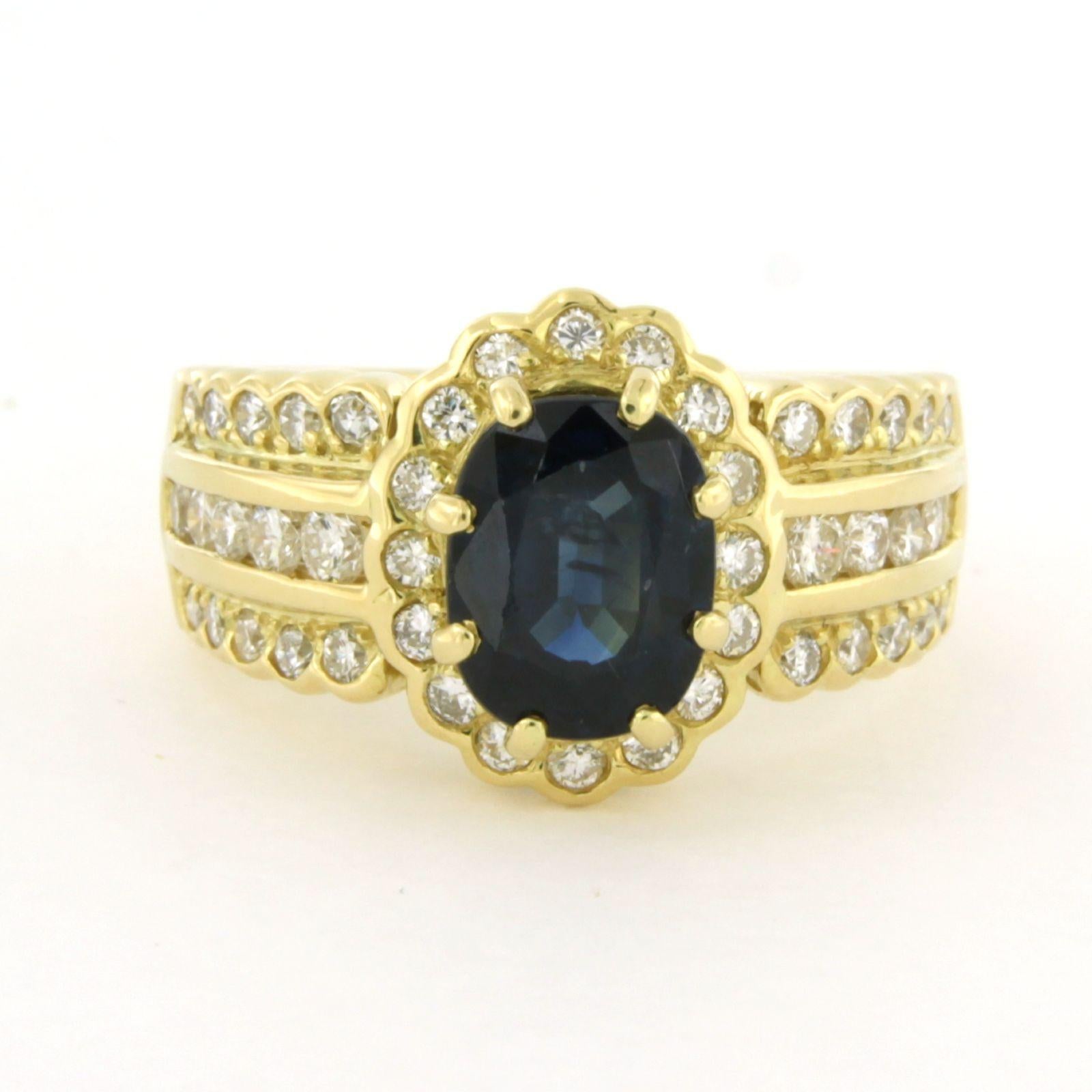 18k yellow gold ring set with a central sapphire up to 1.65ct and brilliant cut diamond up to 1.00ct - F/G - VS/SI - ring size US 7.25 - EU 17.5(55)

detailed description:

The top of the ring is 1.3 cm wide and 7.3 mm high

Ring size US 7.25 - EU