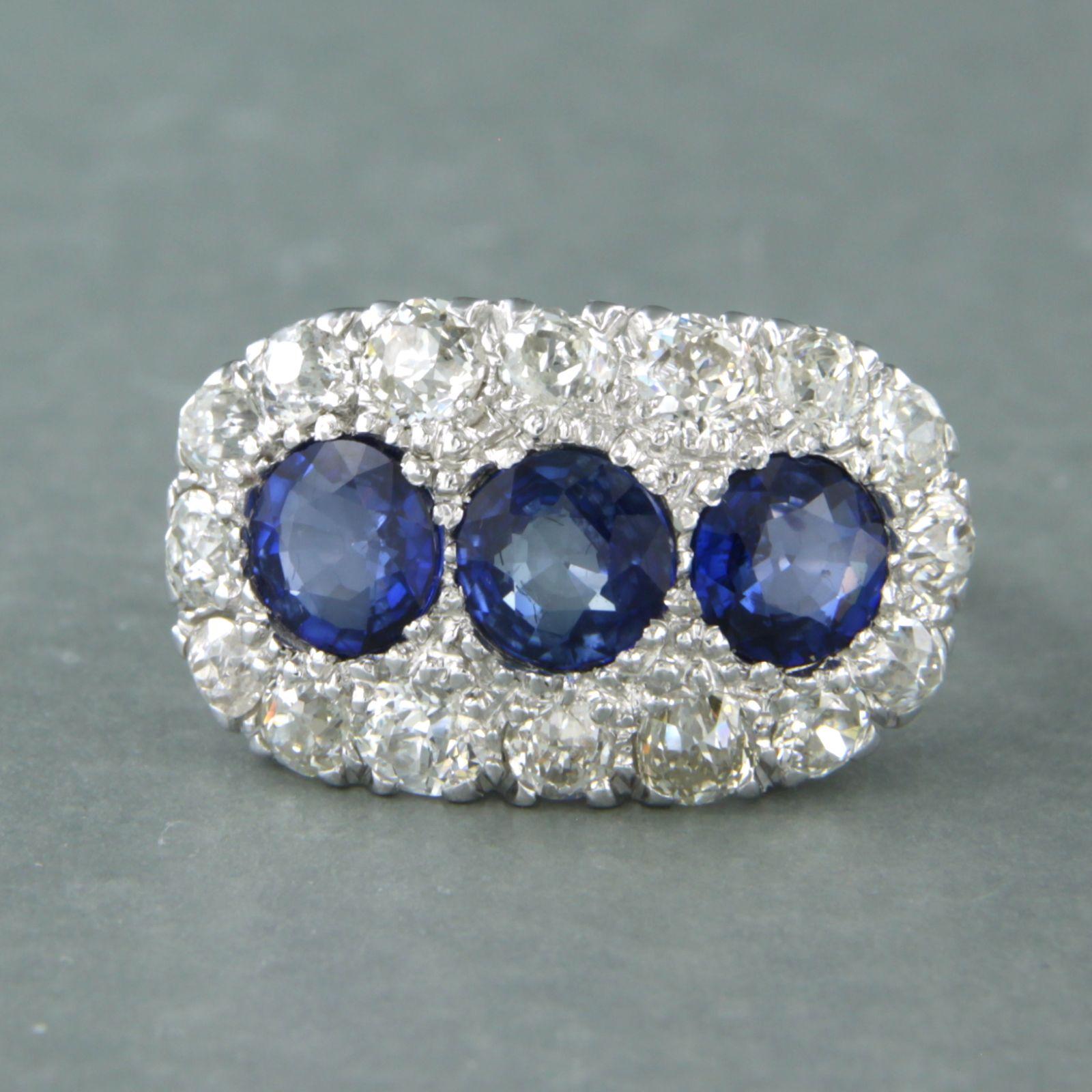 Moderne Bague avec saphir jusqu'à 1,95 carat et diamant taille ancienne jusqu'à 2,00 carats en or 14 carats en vente