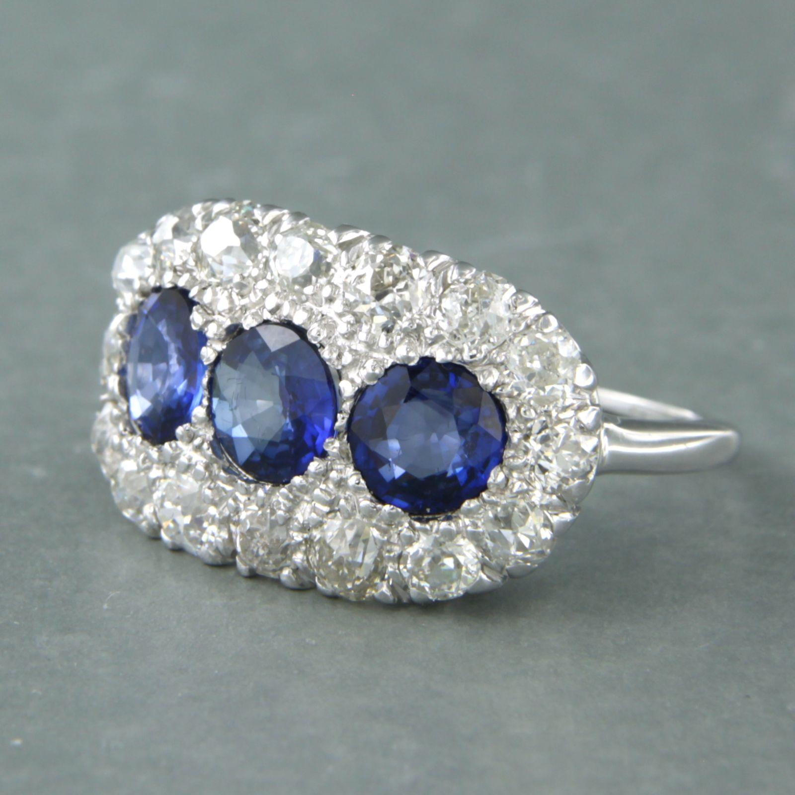 Taille vieille mine Bague avec saphir jusqu'à 1,95 carat et diamant taille ancienne jusqu'à 2,00 carats en or 14 carats en vente