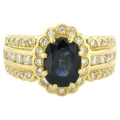 Ring mit einem Saphir von bis zu 2,00 ct und Diamanten im Brillantschliff von bis zu 1,00 ct, 18-karätiges Gold