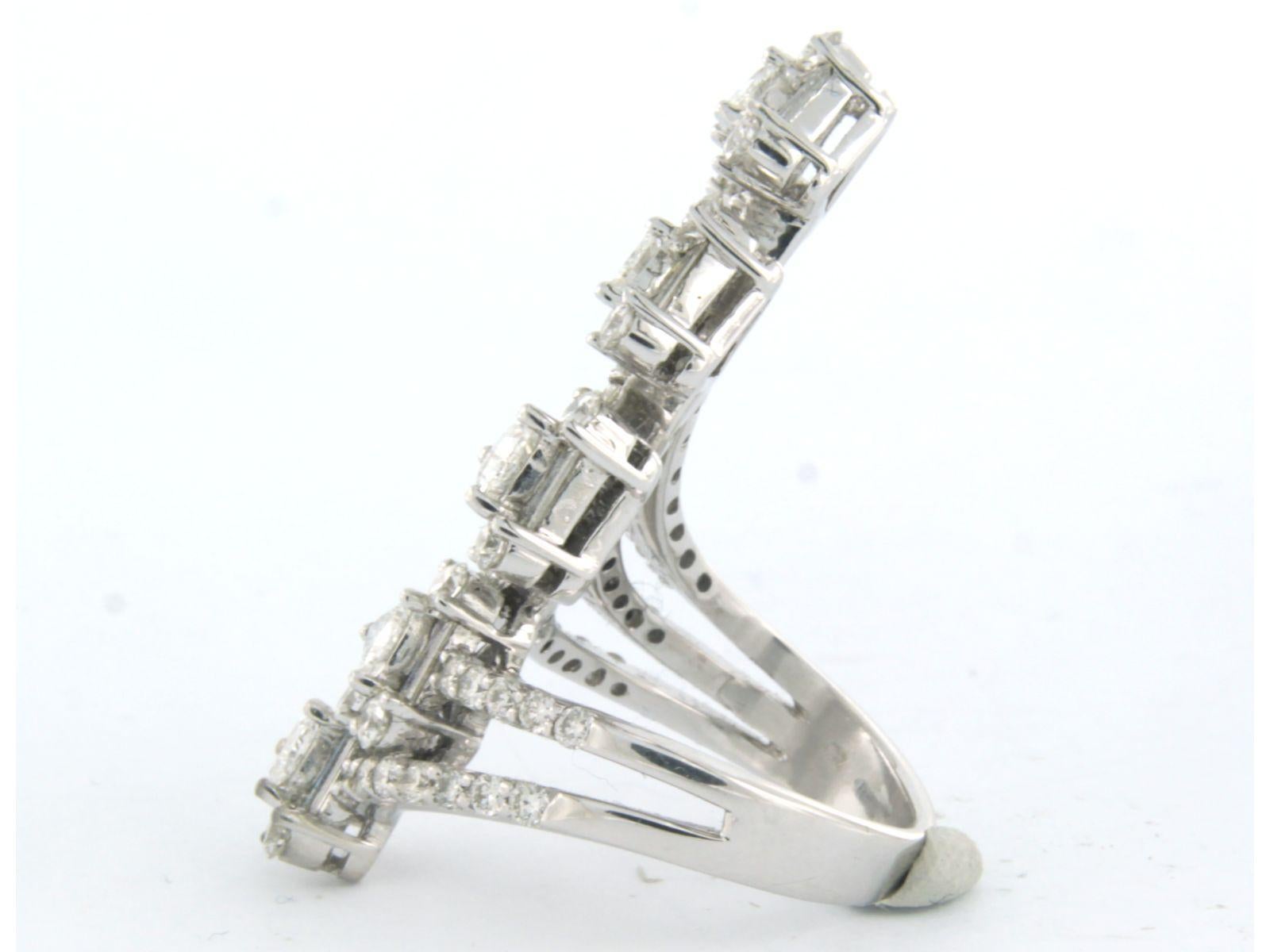 Brilliant Cut Ring with several shaped diamonds up to 3.50ct 18k white gold For Sale