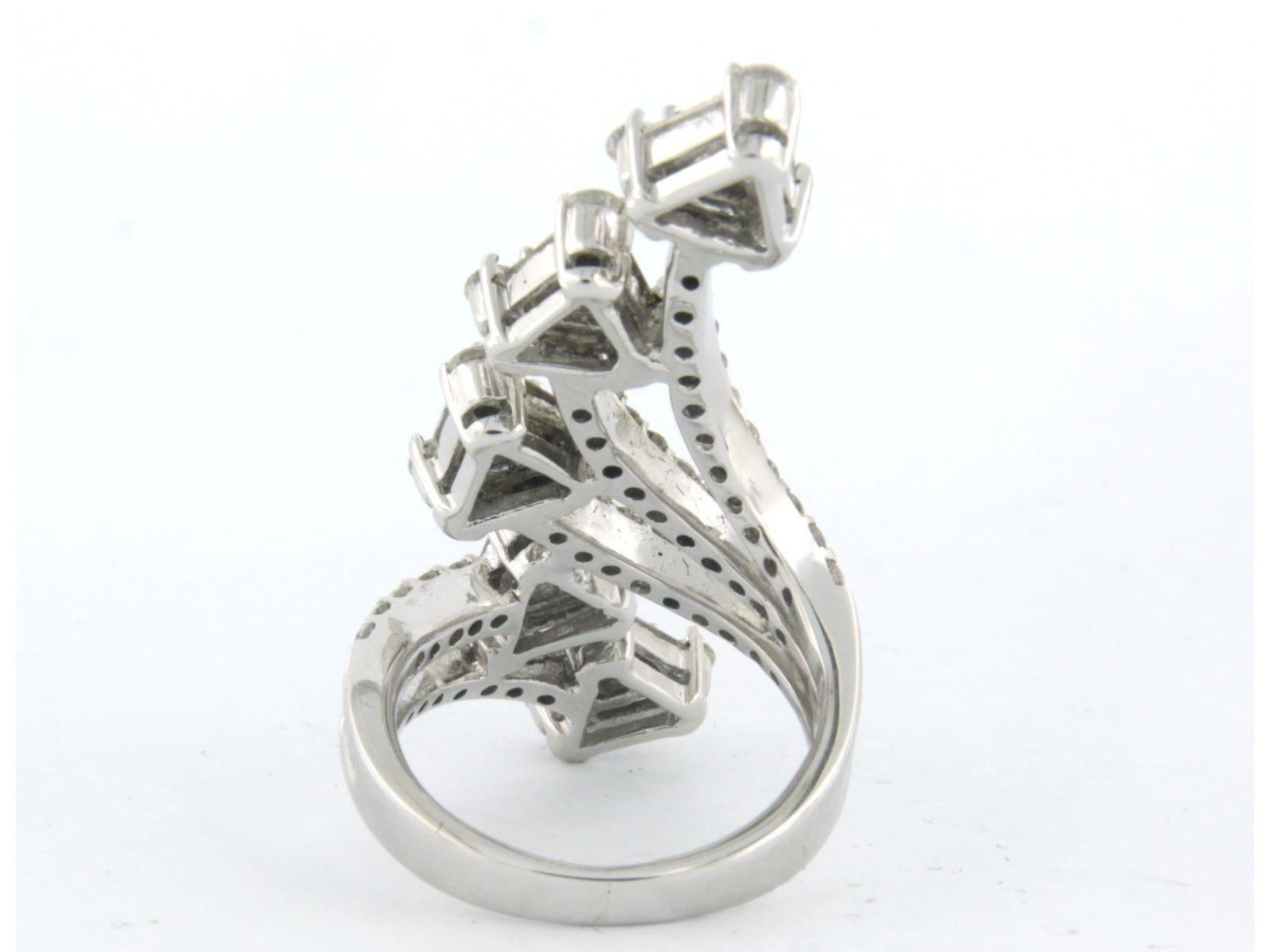 Women's Ring with several shaped diamonds up to 3.50ct 18k white gold For Sale