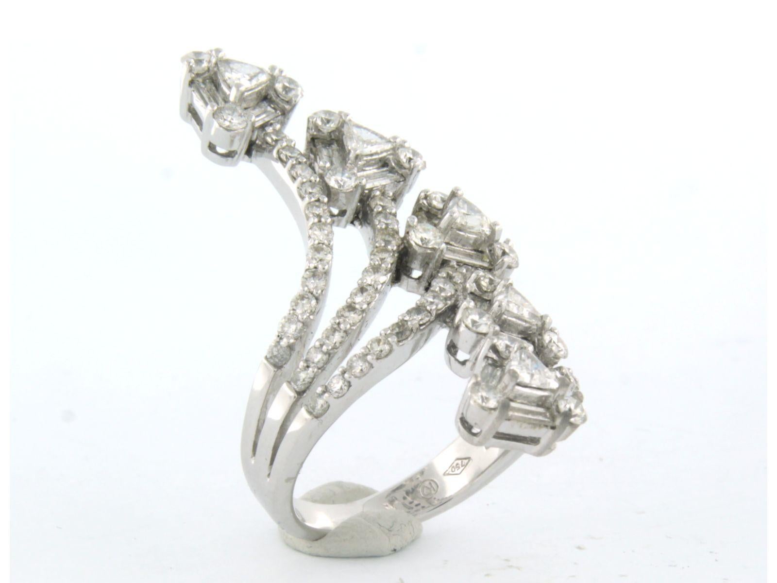 Ring with several shaped diamonds up to 3.50ct 18k white gold For Sale 1
