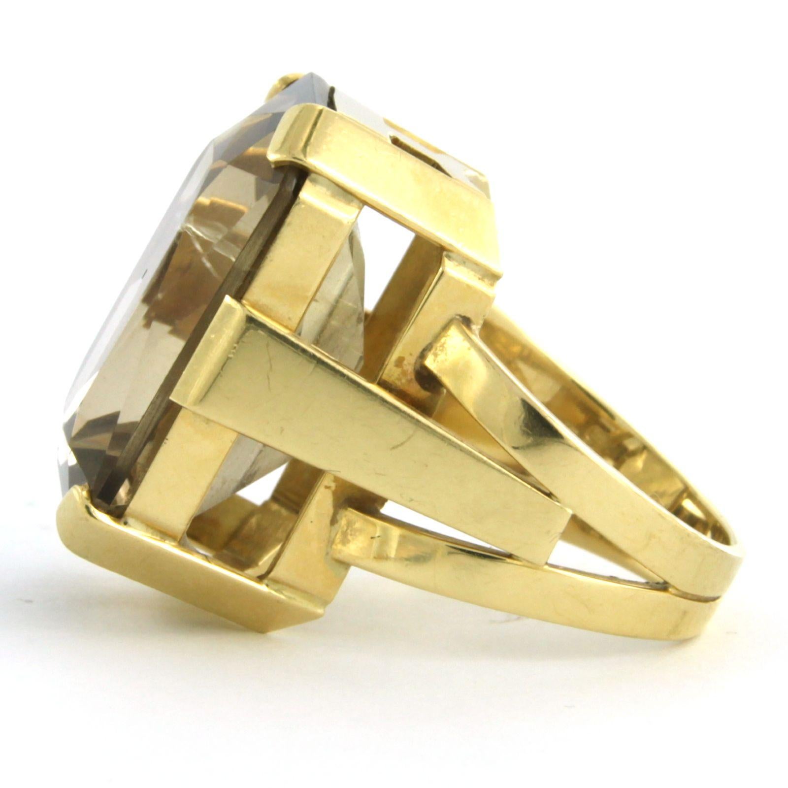 Taille émeraude Bague avec topaze fumée jusqu'à 21.00ct 14.4 grammes Or jaune 18k en vente