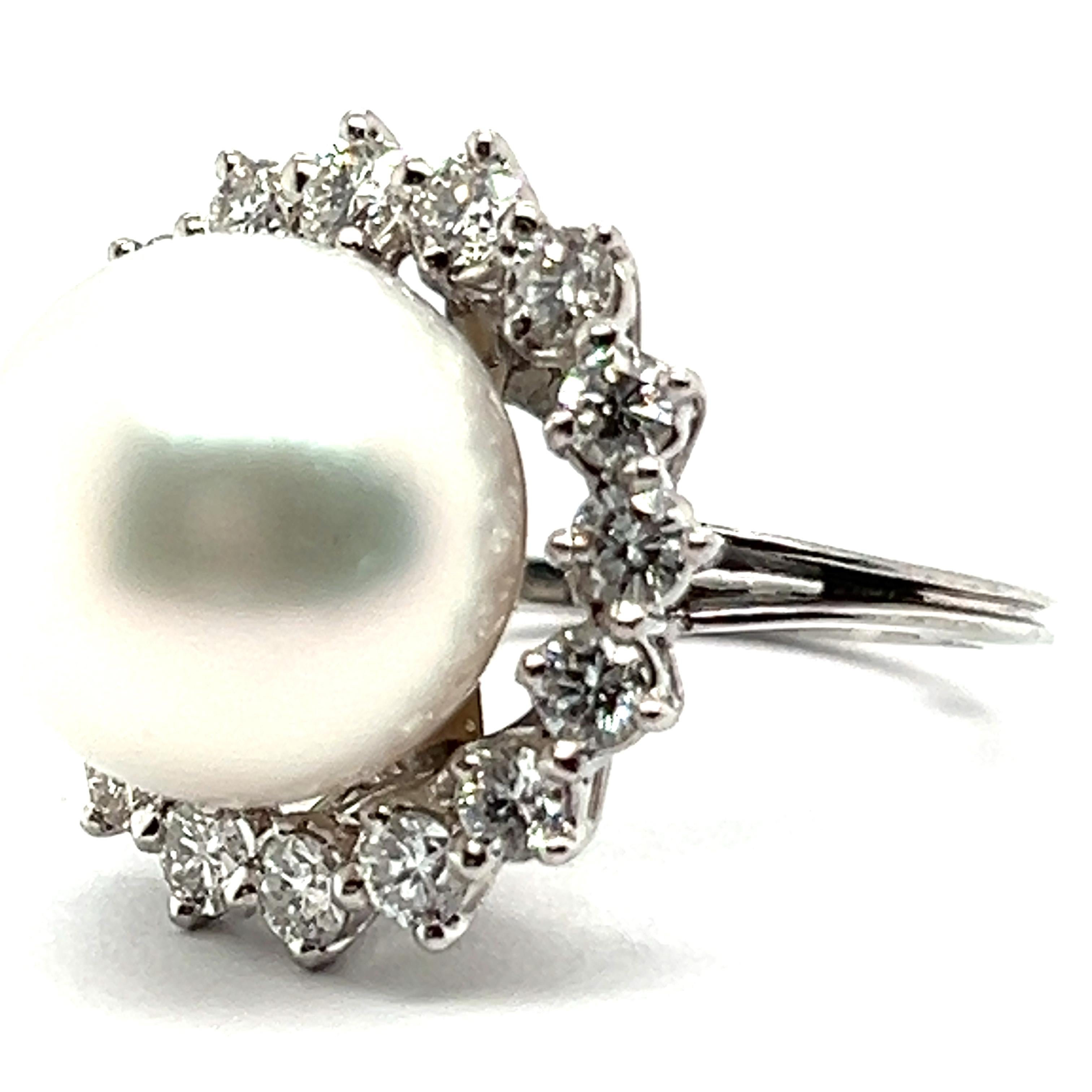 Women's or Men's Ring with South Sea Cultural Pearl & Diamonds in 18 Karat White Gold For Sale