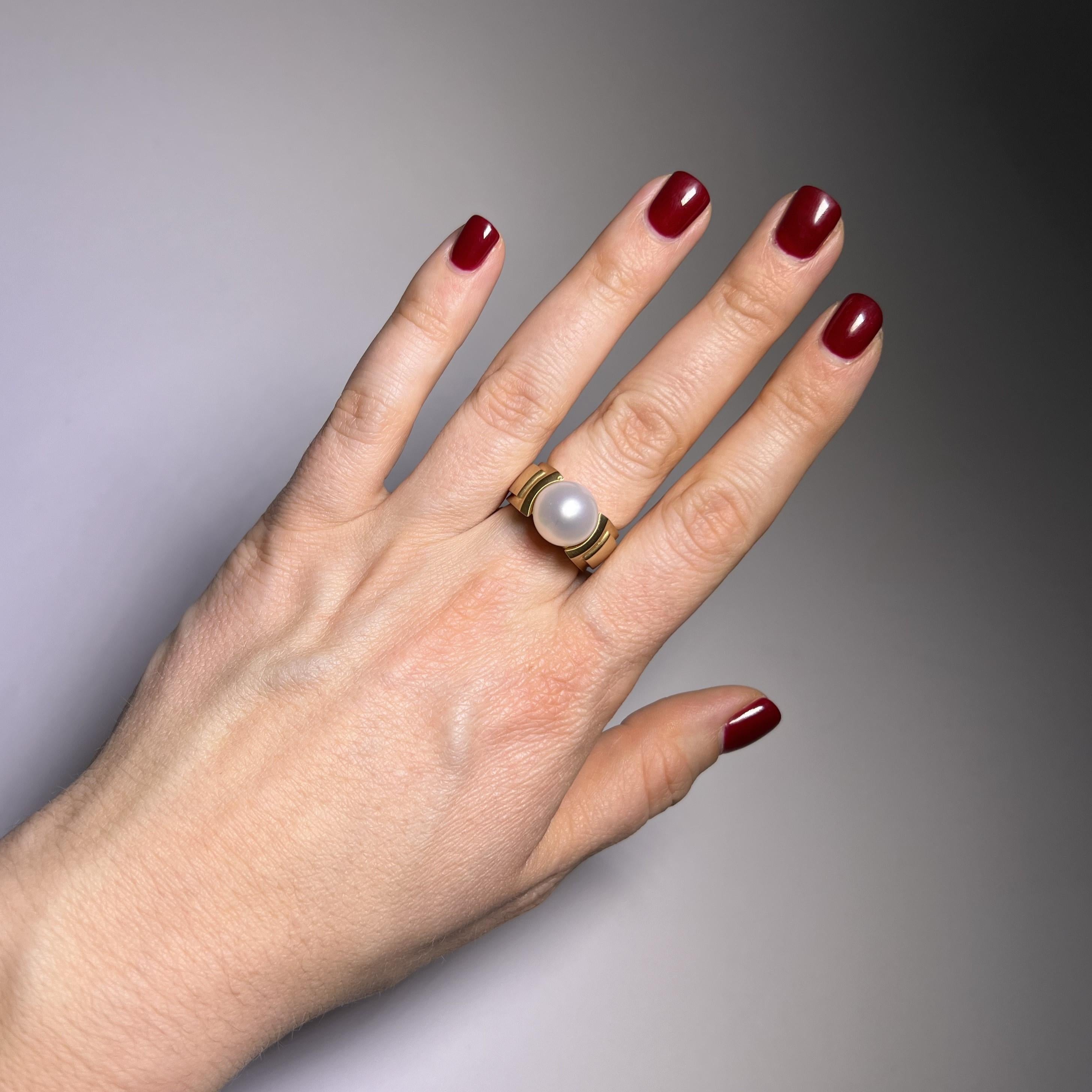 Ring with South Sea Cultured Pearl in 18 Karat Rose Gold For Sale 4