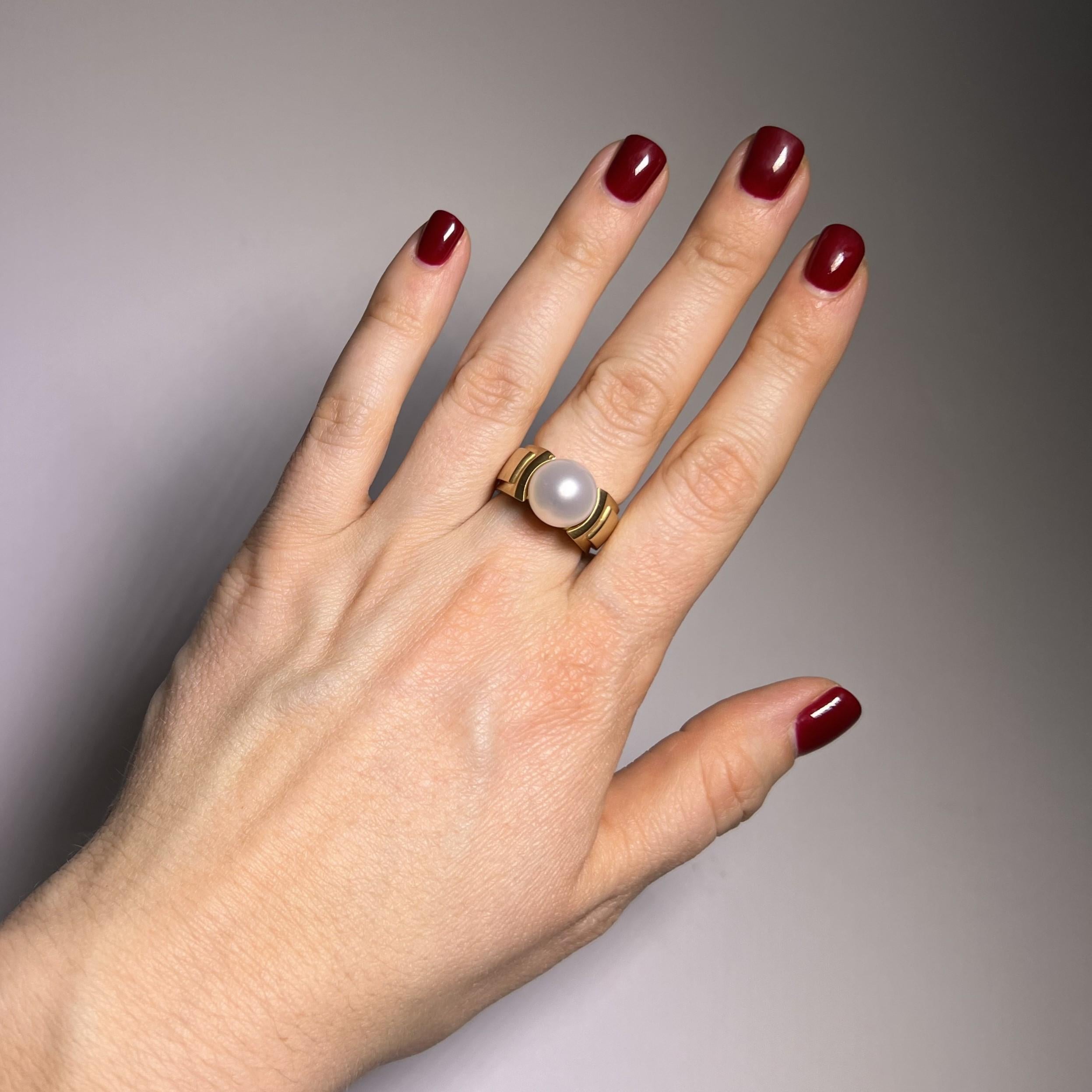 Ring with South Sea Cultured Pearl in 18 Karat Rose Gold For Sale 5