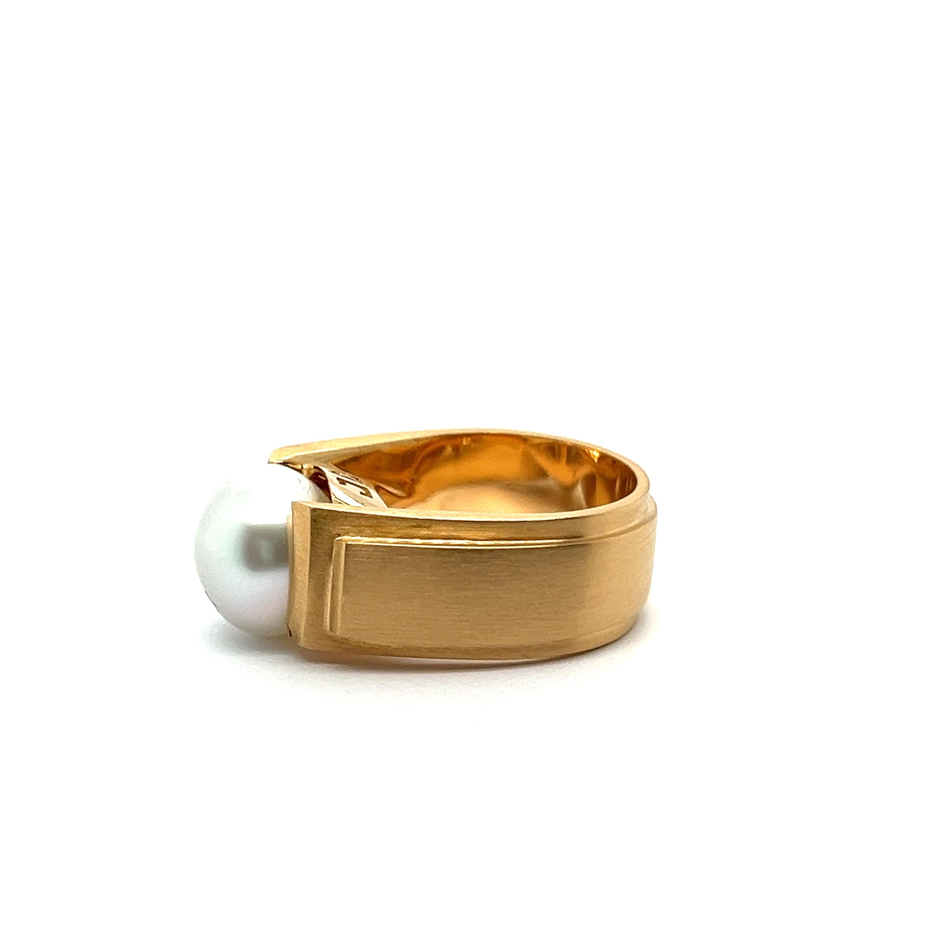 Ring with South Sea Cultured Pearl in 18 Karat Rose Gold For Sale 7