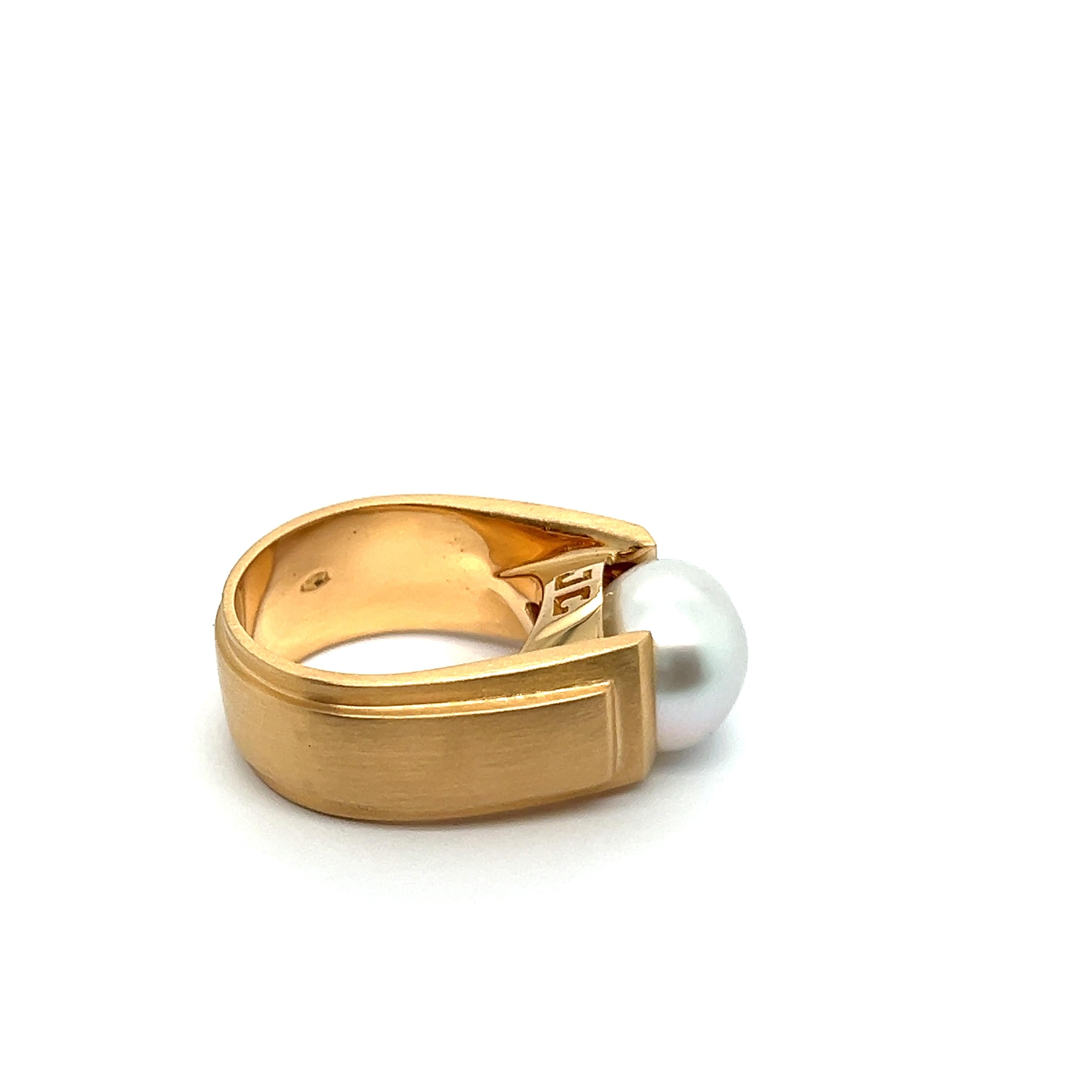 Ring with South Sea Cultured Pearl in 18 Karat Rose Gold For Sale 3