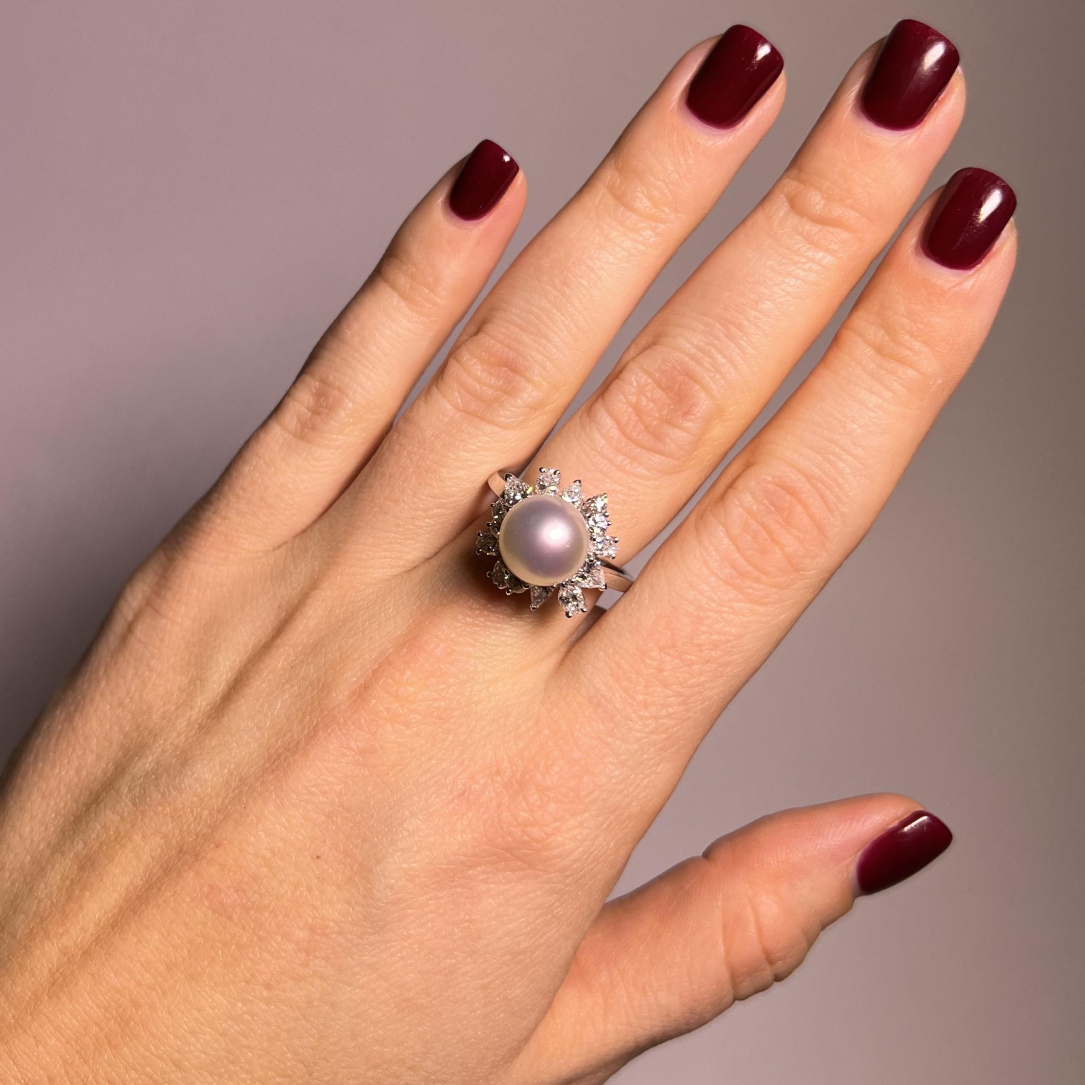Ring with South Sea Pearl and Diamonds in 18 Karat White Gold by Meister For Sale 2
