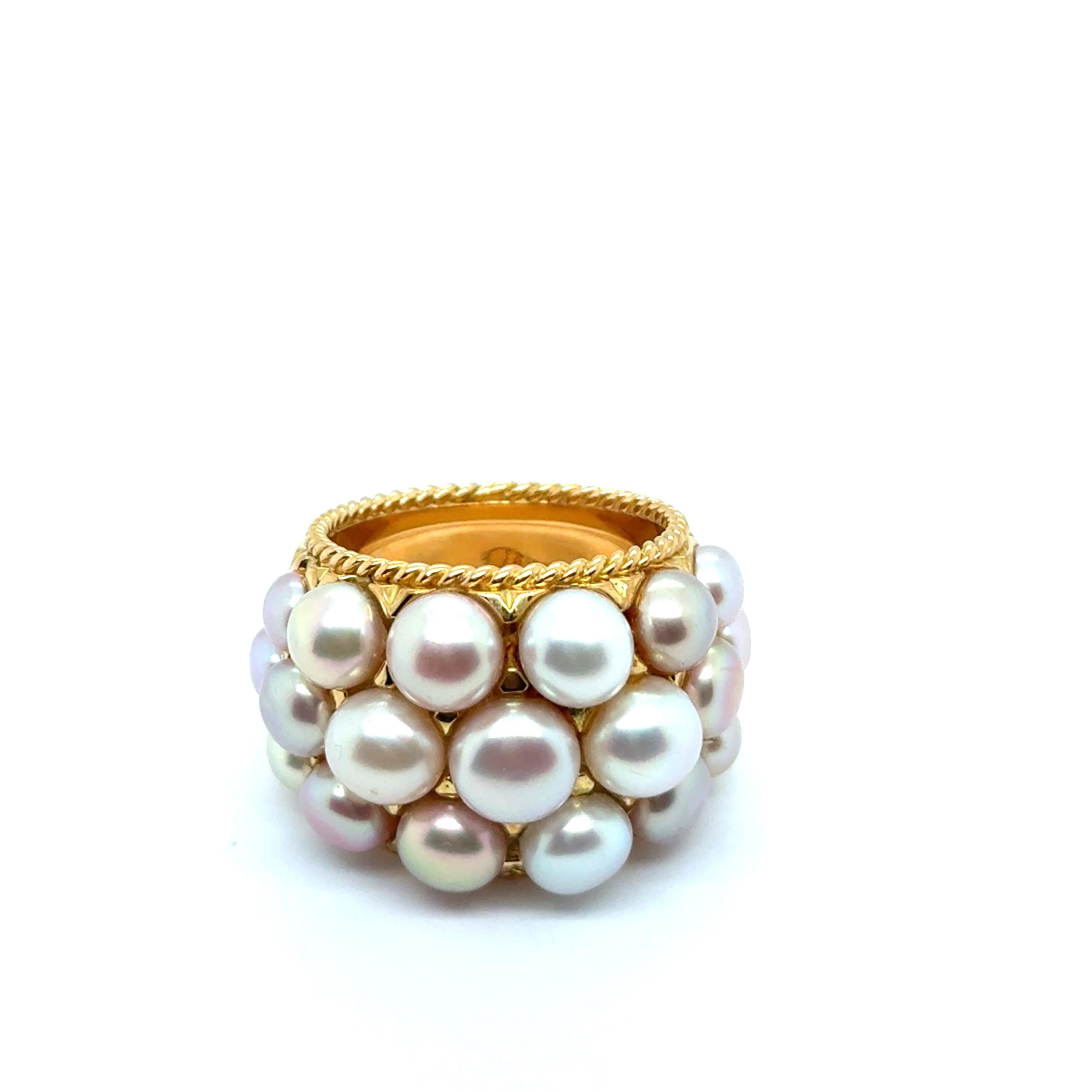 Round Cut Ring with South Sea Pearls in 18 Karat Yellow Gold by Péclard For Sale