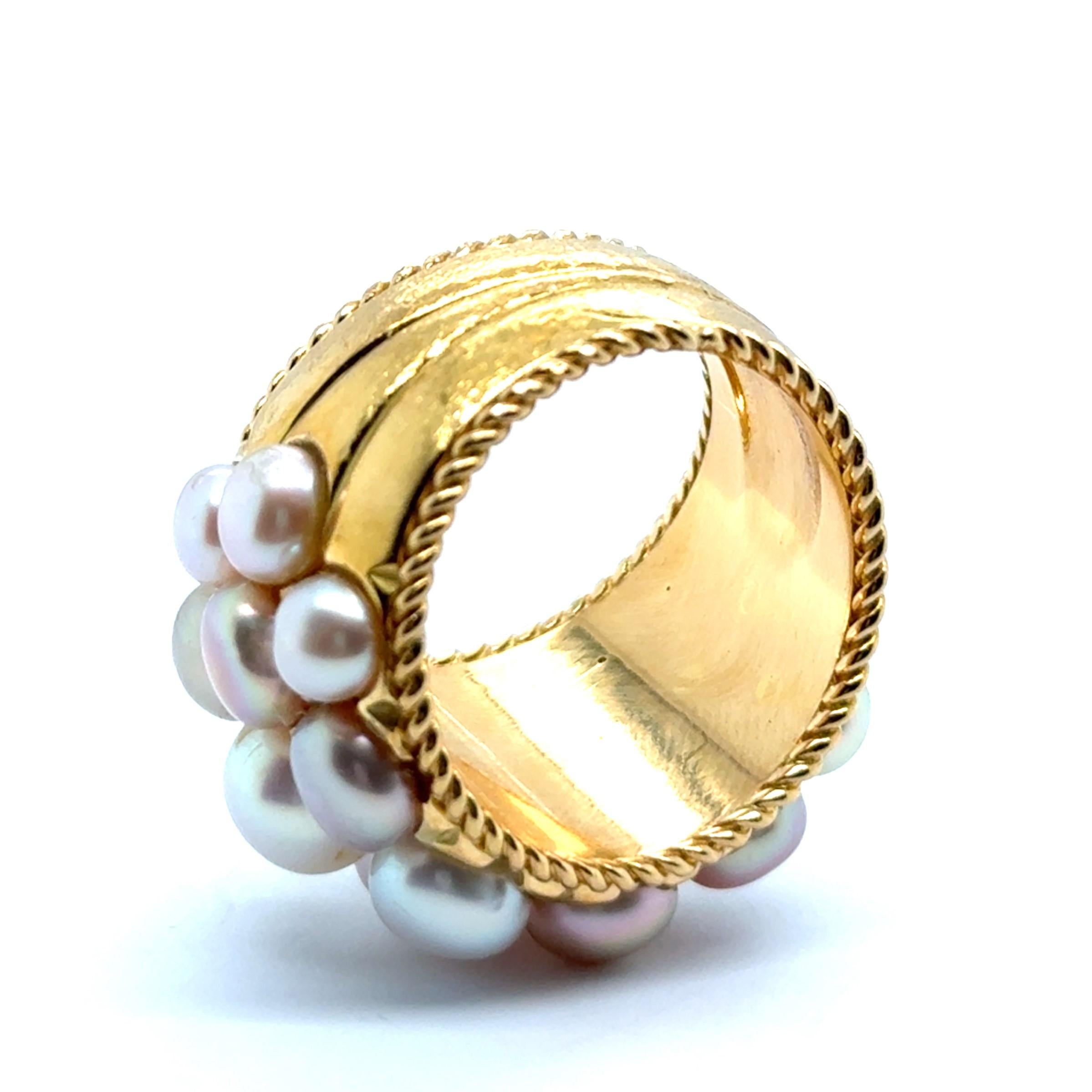 Ring with South Sea Pearls in 18 Karat Yellow Gold by Péclard For Sale 1