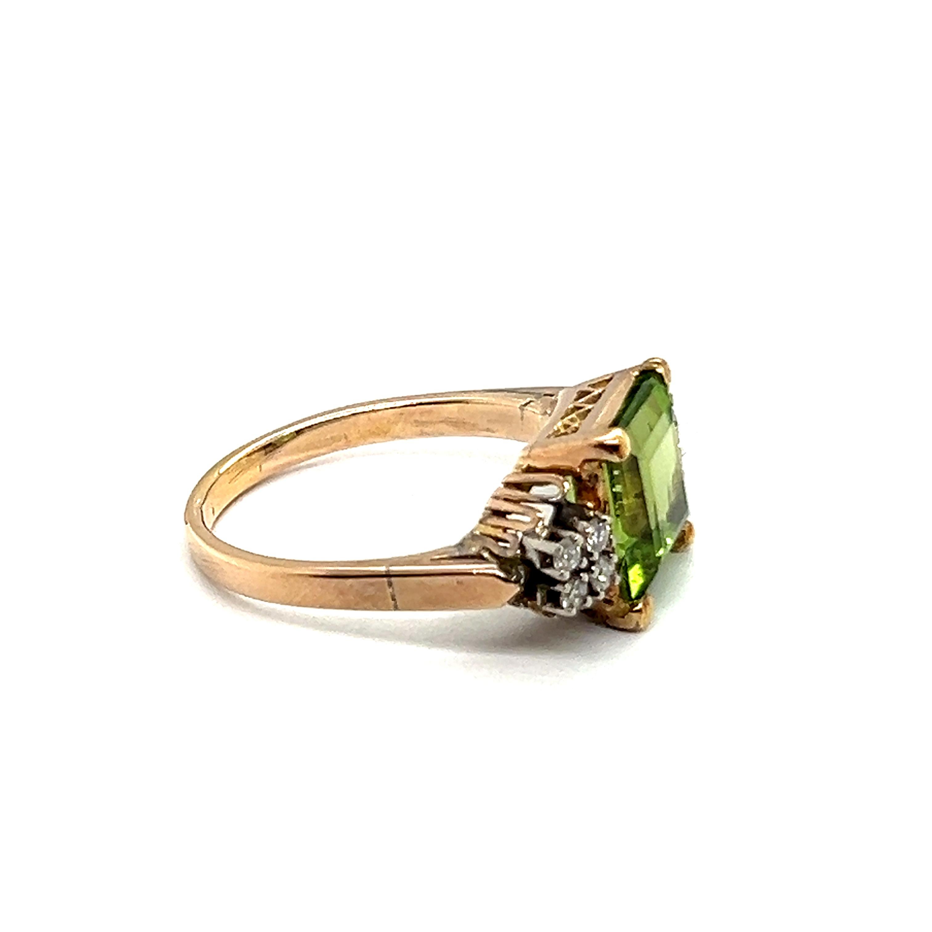Ring with Stunning 3.50 Carat Peridot and Diamonds in Red & White Gold 9