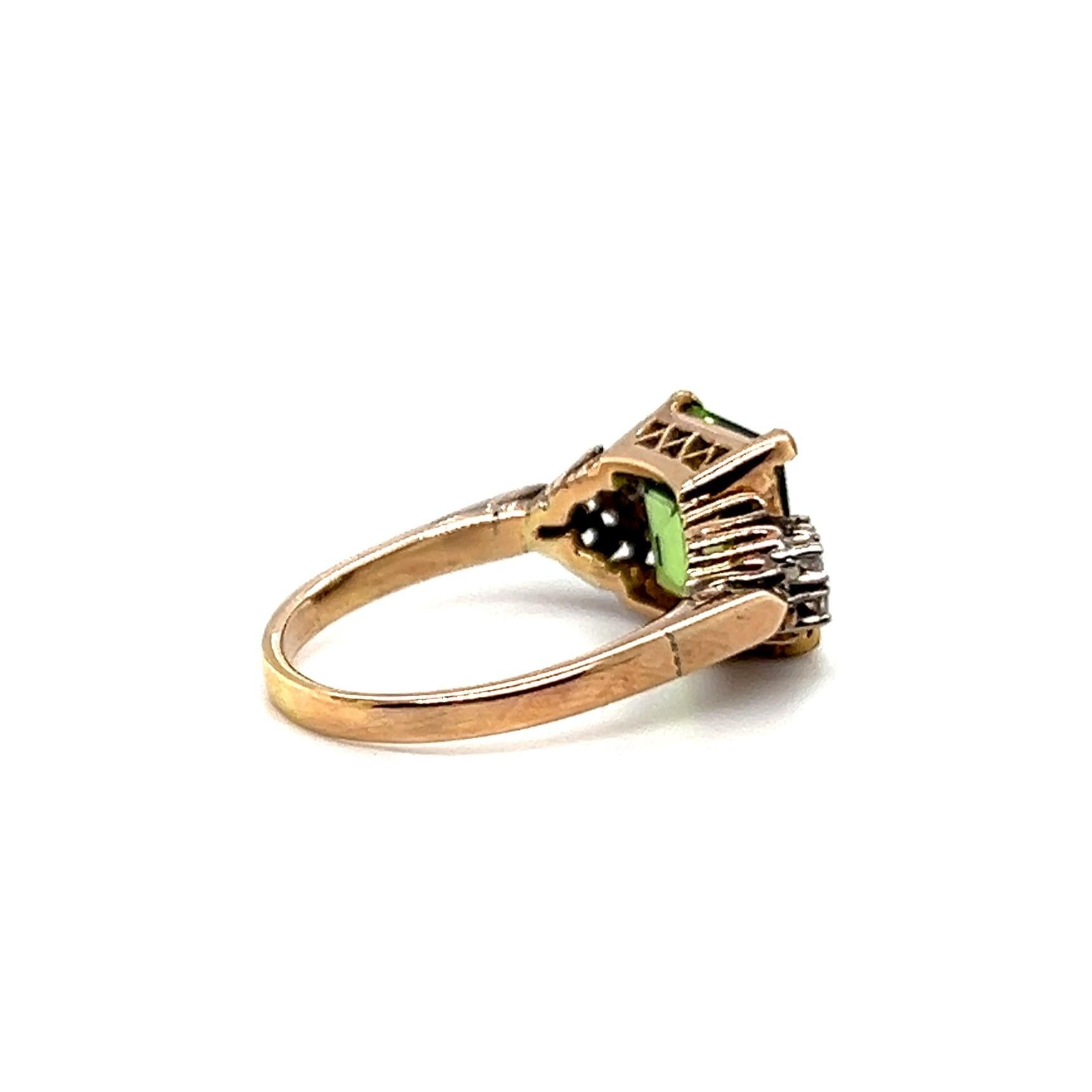 Ring with Stunning 3.50 Carat Peridot and Diamonds in Red & White Gold 10
