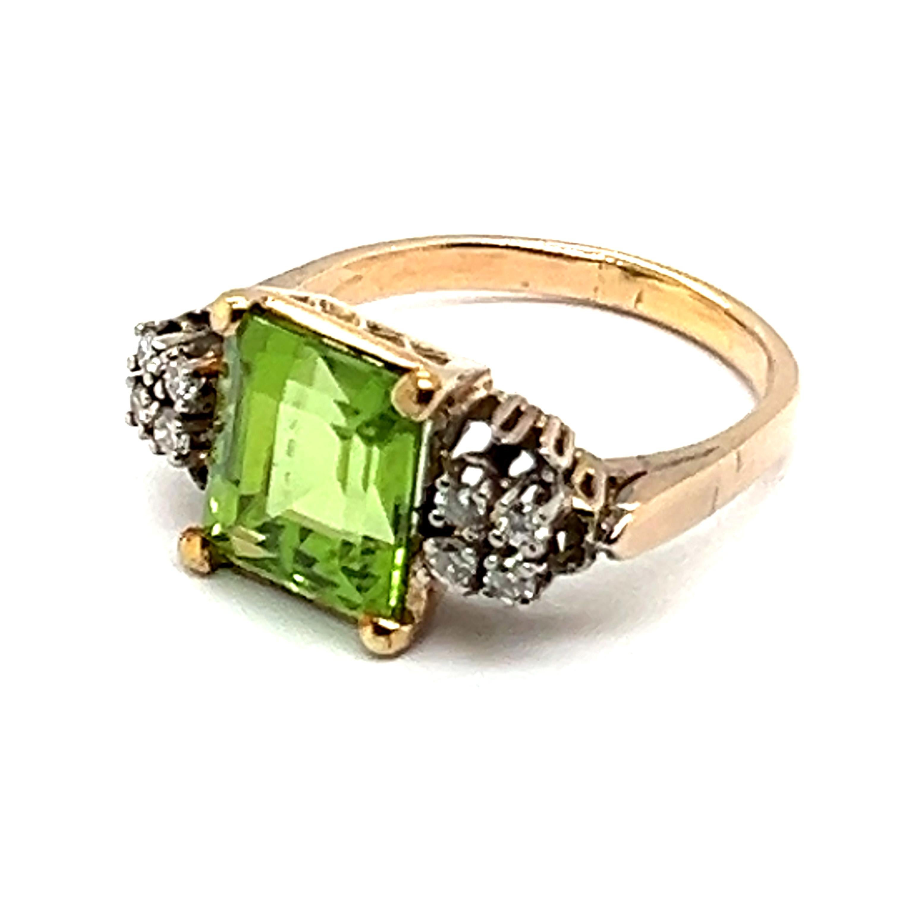 Ring with Stunning 3.50 Carat Peridot and Diamonds in Red & White Gold 2