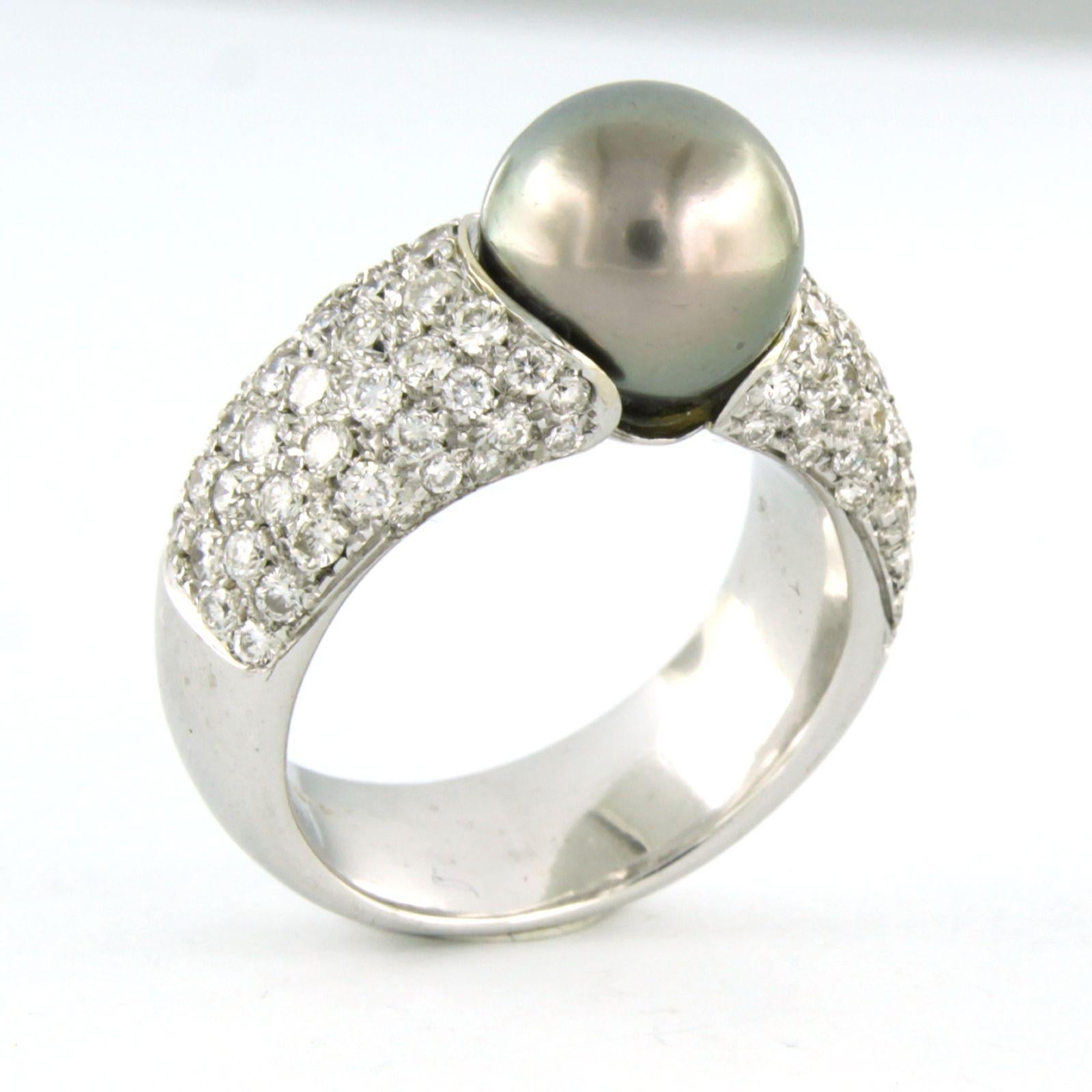 Brilliant Cut Ring with Tahiti pearl and diamonds up to 2.00ct 18k white gold For Sale