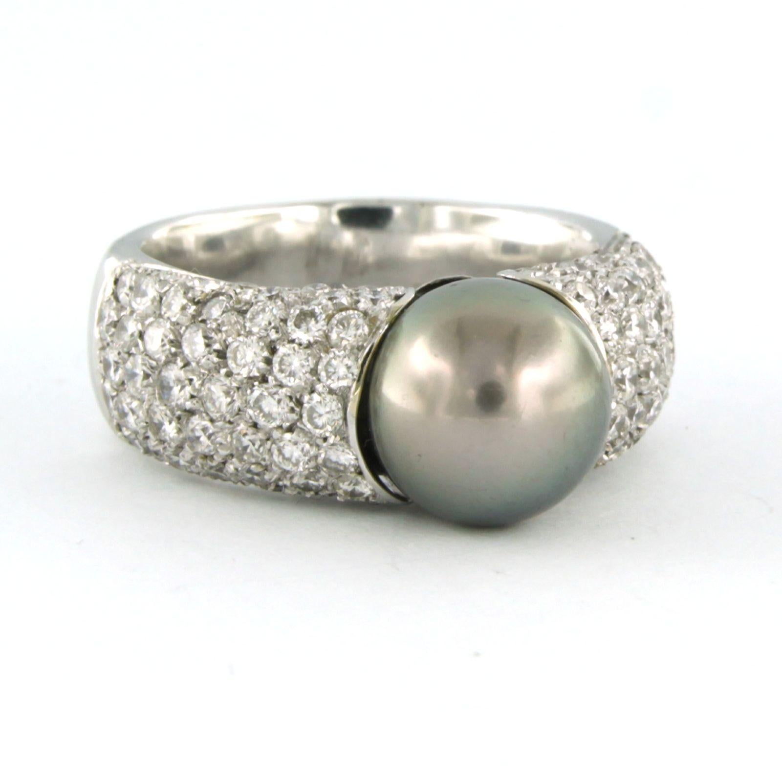 Ring with Tahiti pearl and diamonds up to 2.00ct 18k white gold In Excellent Condition For Sale In The Hague, ZH