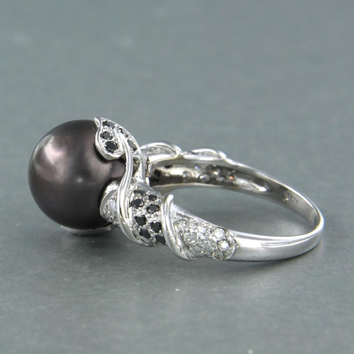Ring with Tahiti pearl with Tahiti pearl and brilliant cut diamonds 18k gold In Excellent Condition For Sale In The Hague, ZH