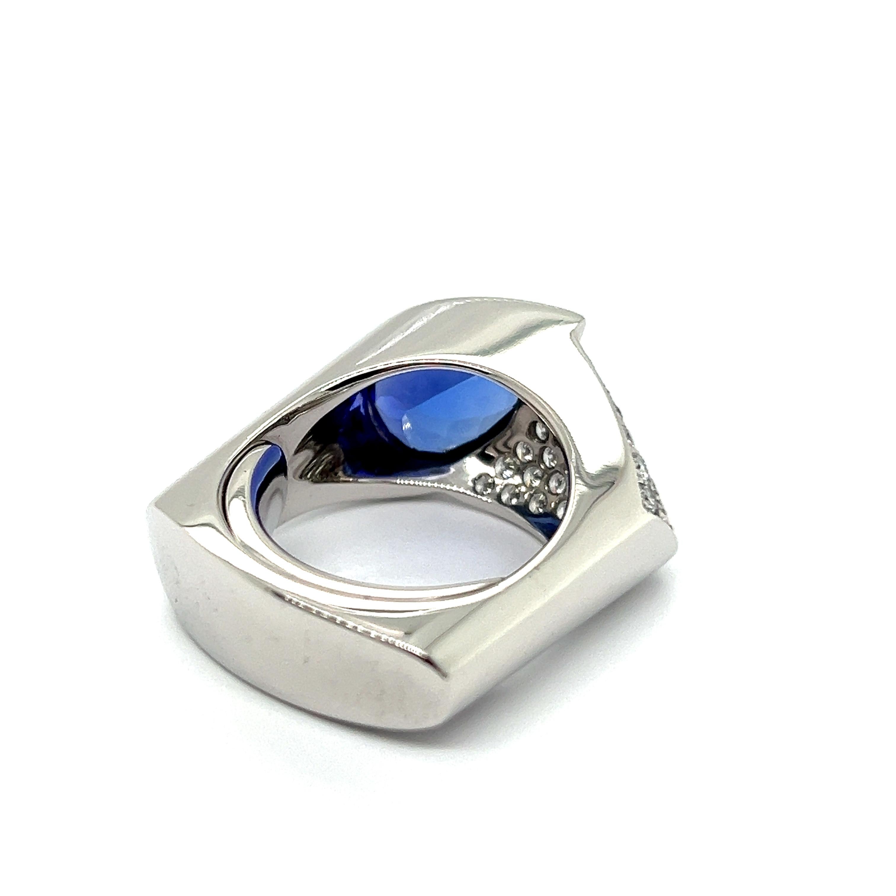 Ring with Tanzanite & Diamonds in 18 Karat White Gold For Sale 4