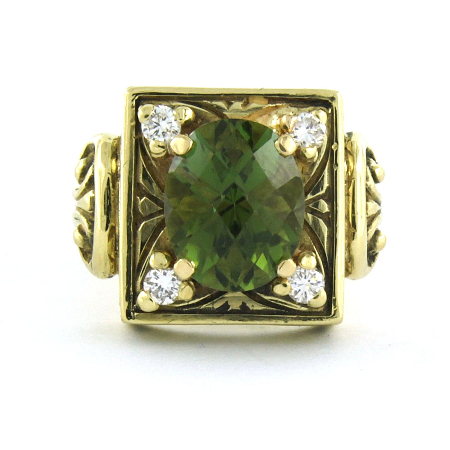 Bague en or jaune 18k sertie d'une tourmaline 2.40 ct et d'un diamant taille brillant 0.16 ct -F/G - VS/SI - taille de bague U.S. 6.0 - EU. 16.5(52)

Description détaillée

le haut de l'anneau a une largeur de 1,5 cm et une hauteur de 7,5 mm

Taille