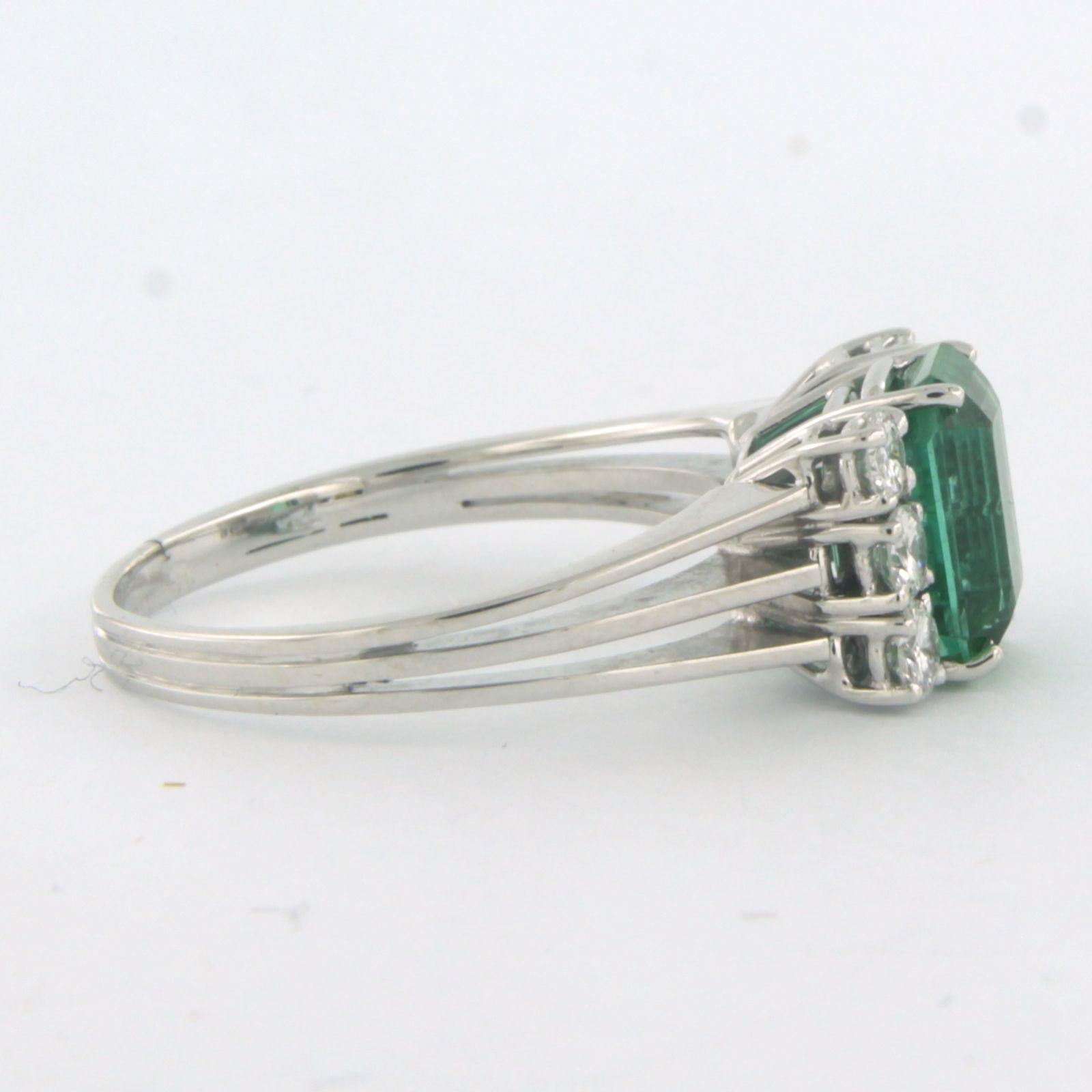 Moderne Ring with tourmaline and brilliant cut diamonds up to 0.60ct 18k gold 5.9 grams en vente