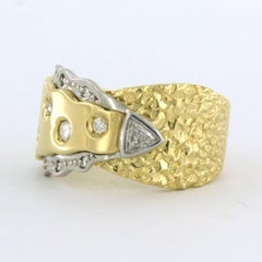 Anello con diamanti a taglio trilliant e brillante da 0,22 ct, in oro 18 carati con platino