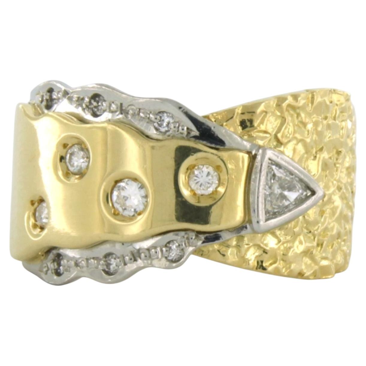 RIng with trilliant and brilliant cut diamonds 0.22ct, 18k gold with platina