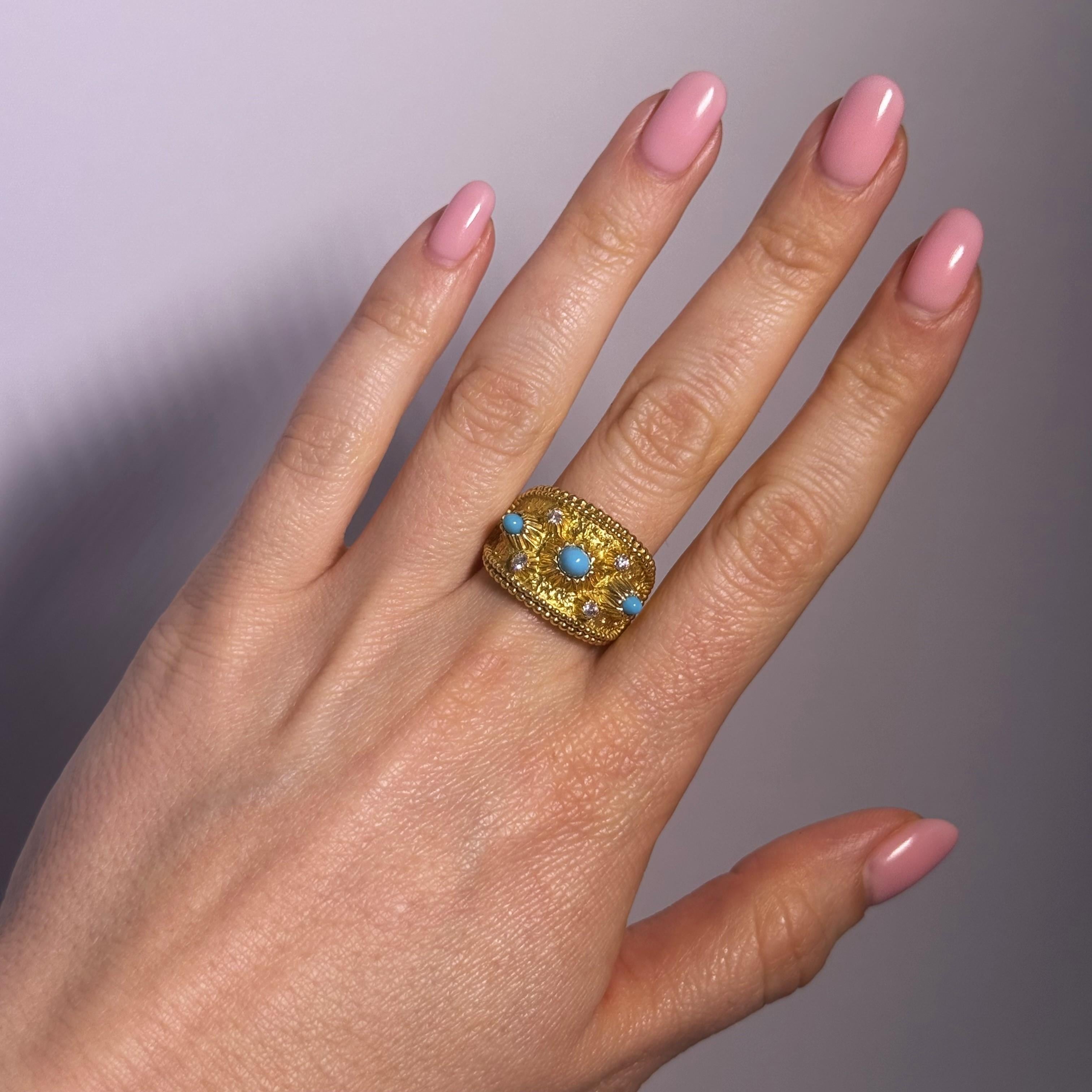 Ring with Turquoise & Diamonds in 18 Karat Yellow Gold by Gübelin In Good Condition For Sale In Lucerne, CH