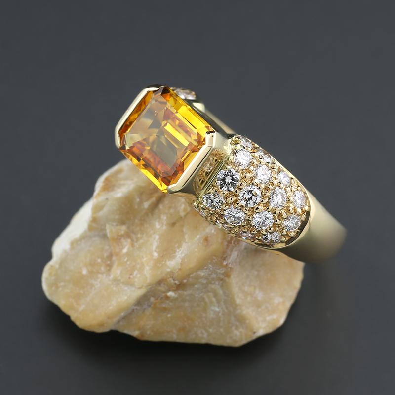 Octagon Cut Ceylon Sapphire orange color and diamonds 3.50 carats Ring 18Kt Yellow Gold For Sale