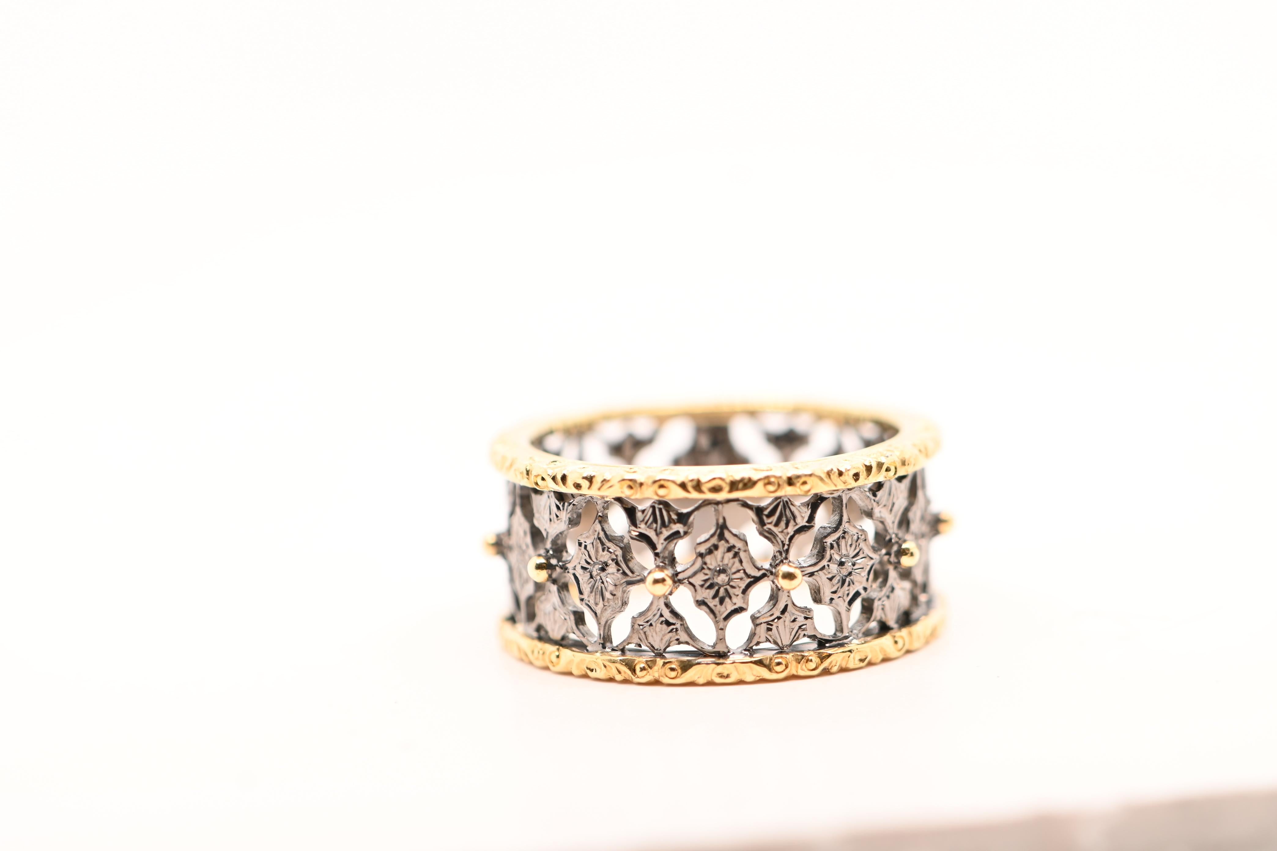 Ring Yellow and Black Gold 18 Carats Lace Details and Gold Beads For Sale 2