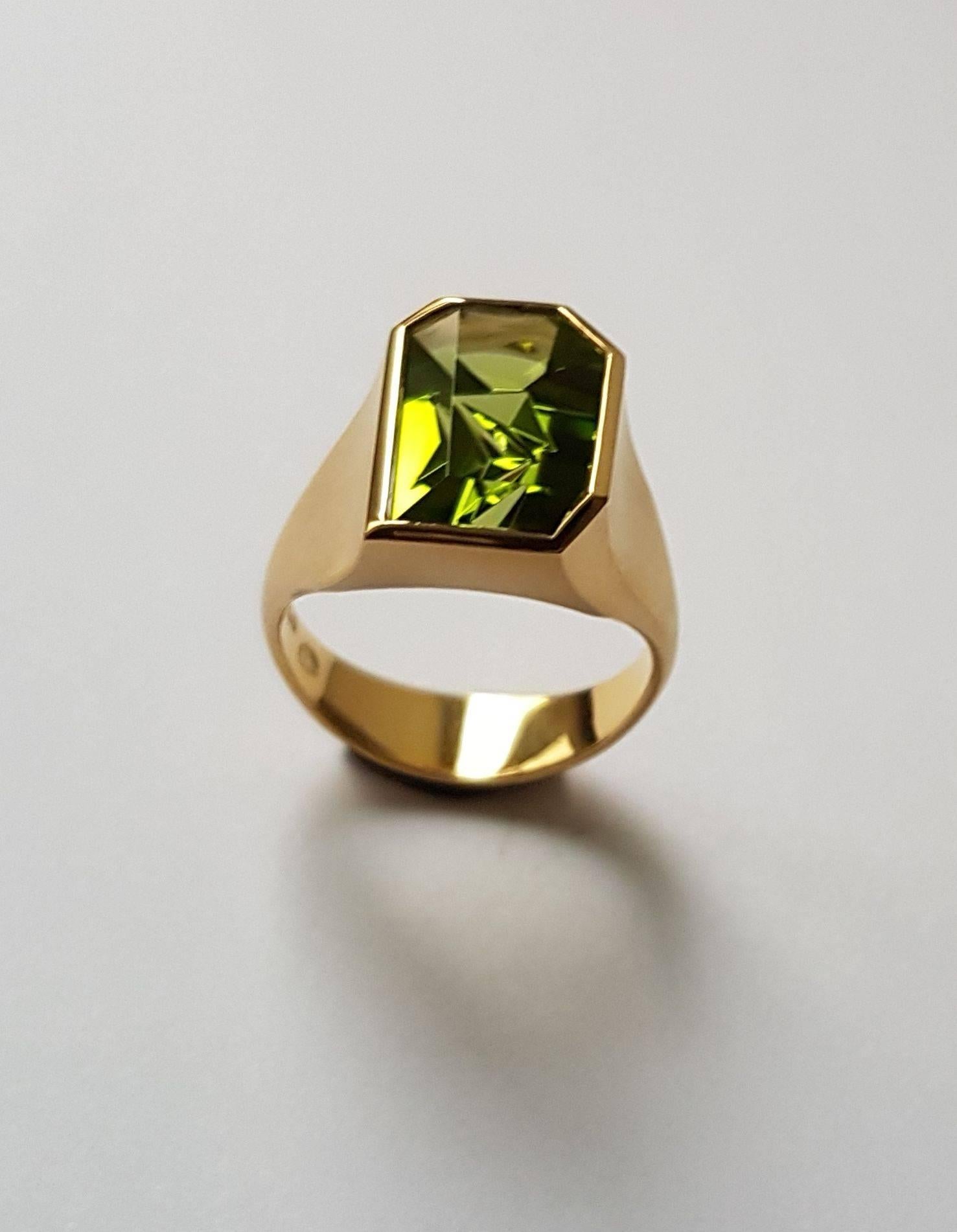 Modern Peridot Atelier Munsteiner Ring Yellow Gold