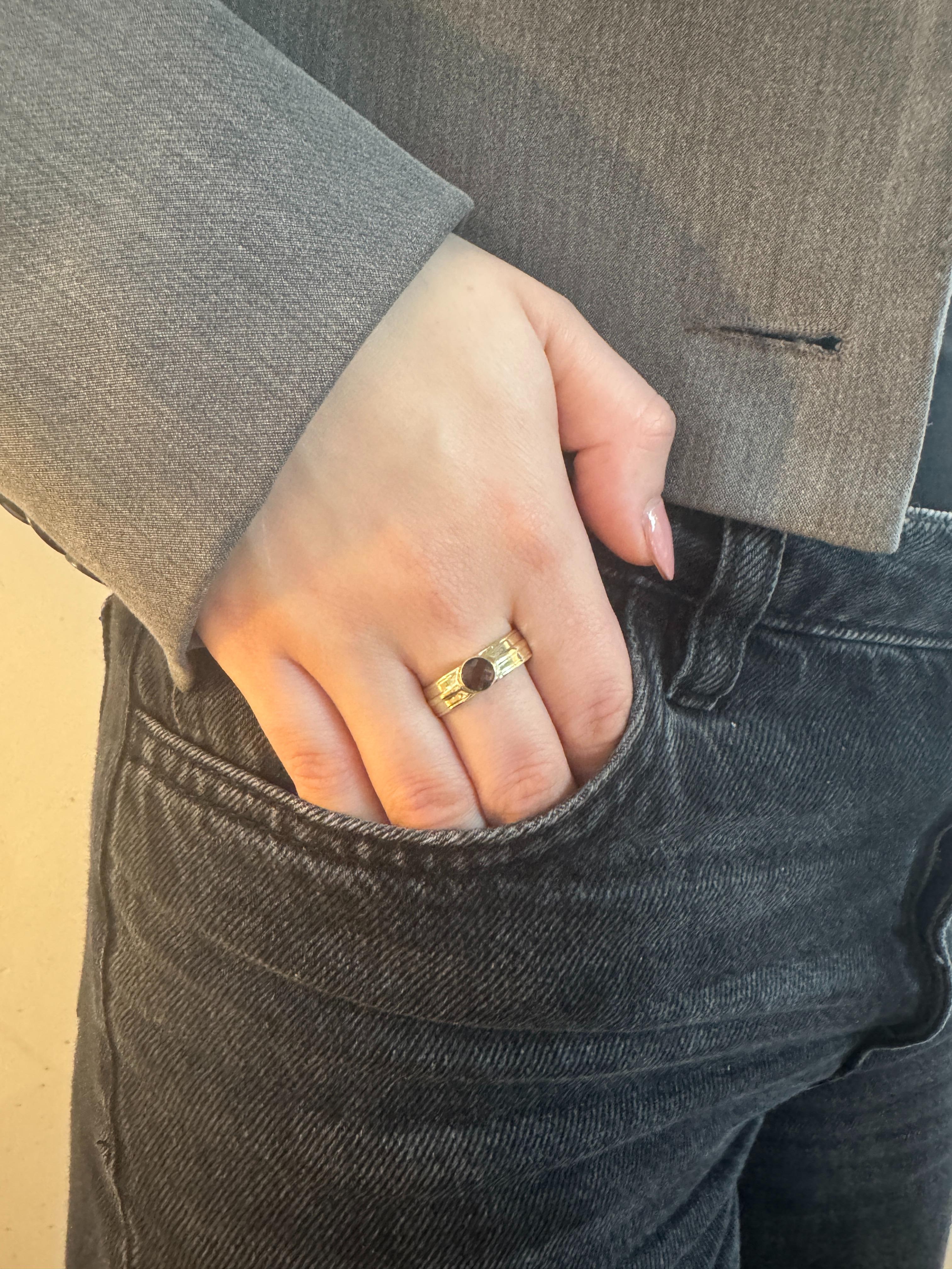 Taille ronde Bague en or jaune 14 carats avec quarts fumés ronds facettés en vente