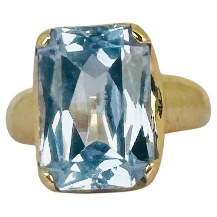 Ring yellow gold 18 carat with blue topas circa 5 carat For Sale