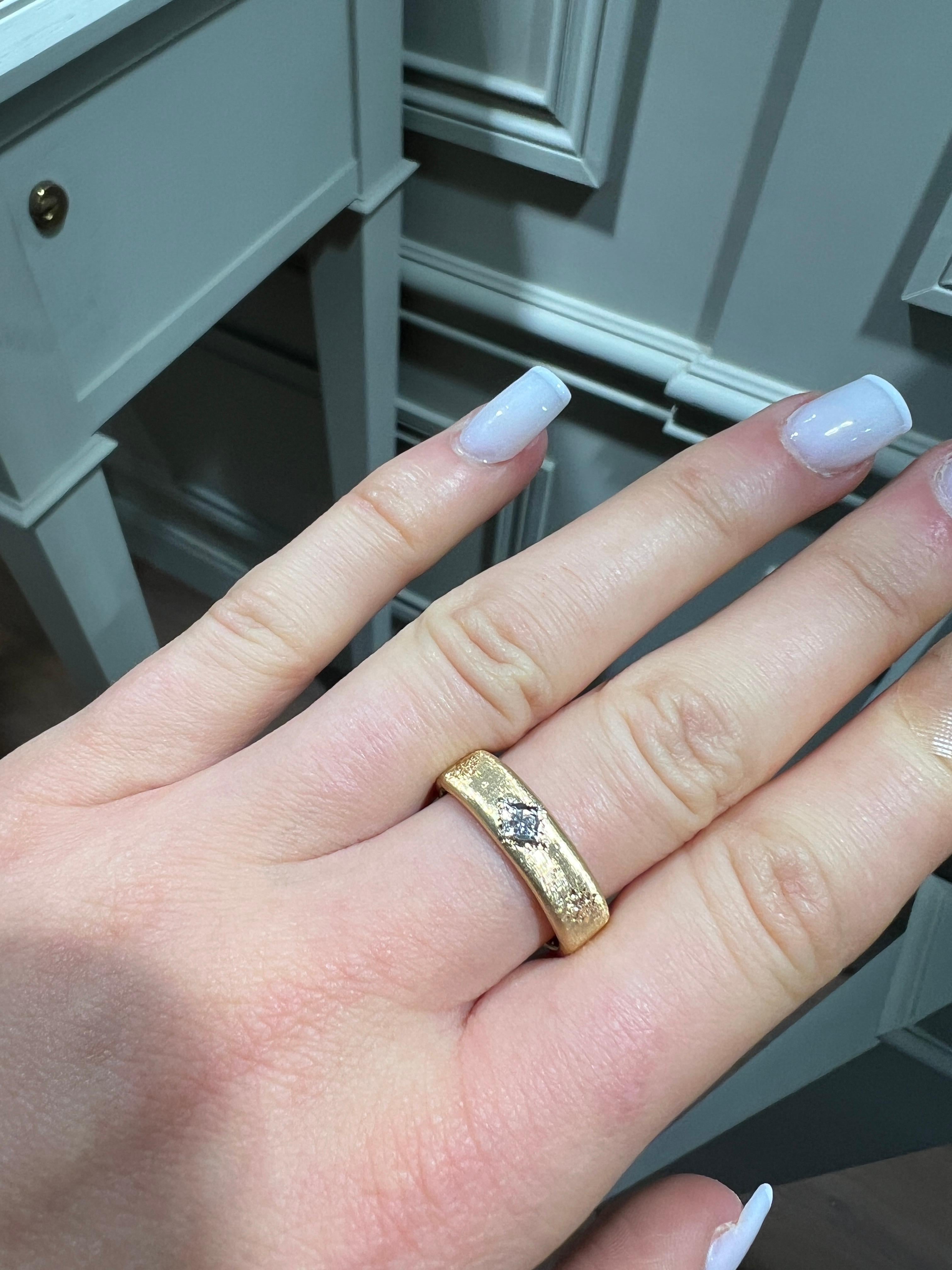 Contemporary Ring Yellow Gold 18 Carats Princess Cut Diamond For Sale