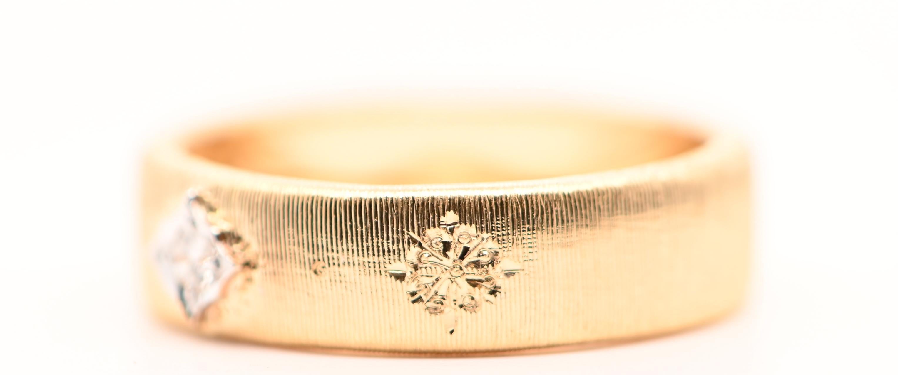 Ring Yellow Gold 18 Carats Princess Cut Diamond For Sale 3