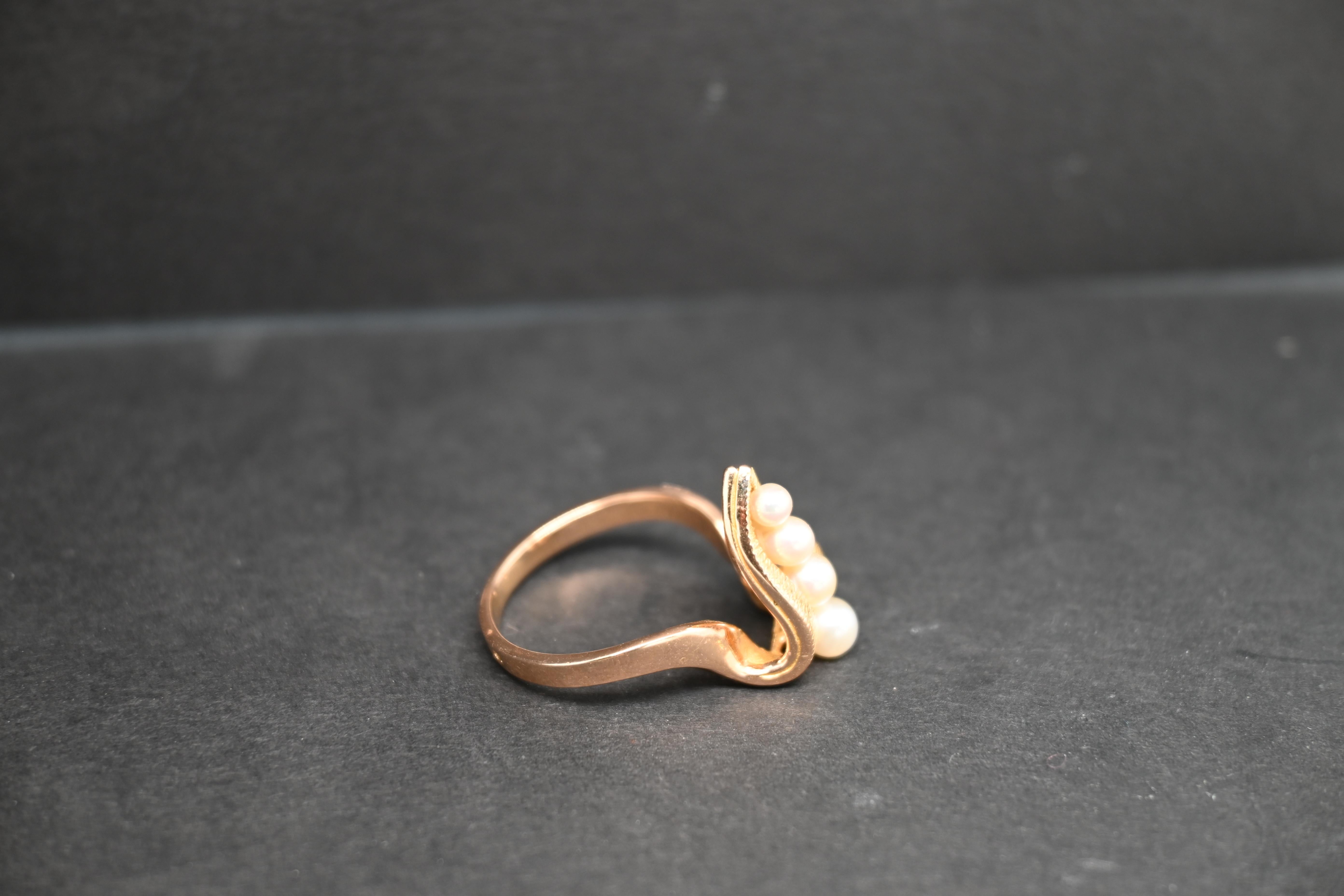 Ring Yellow Gold 18 Carats With Cultured Pearls For Sale 1